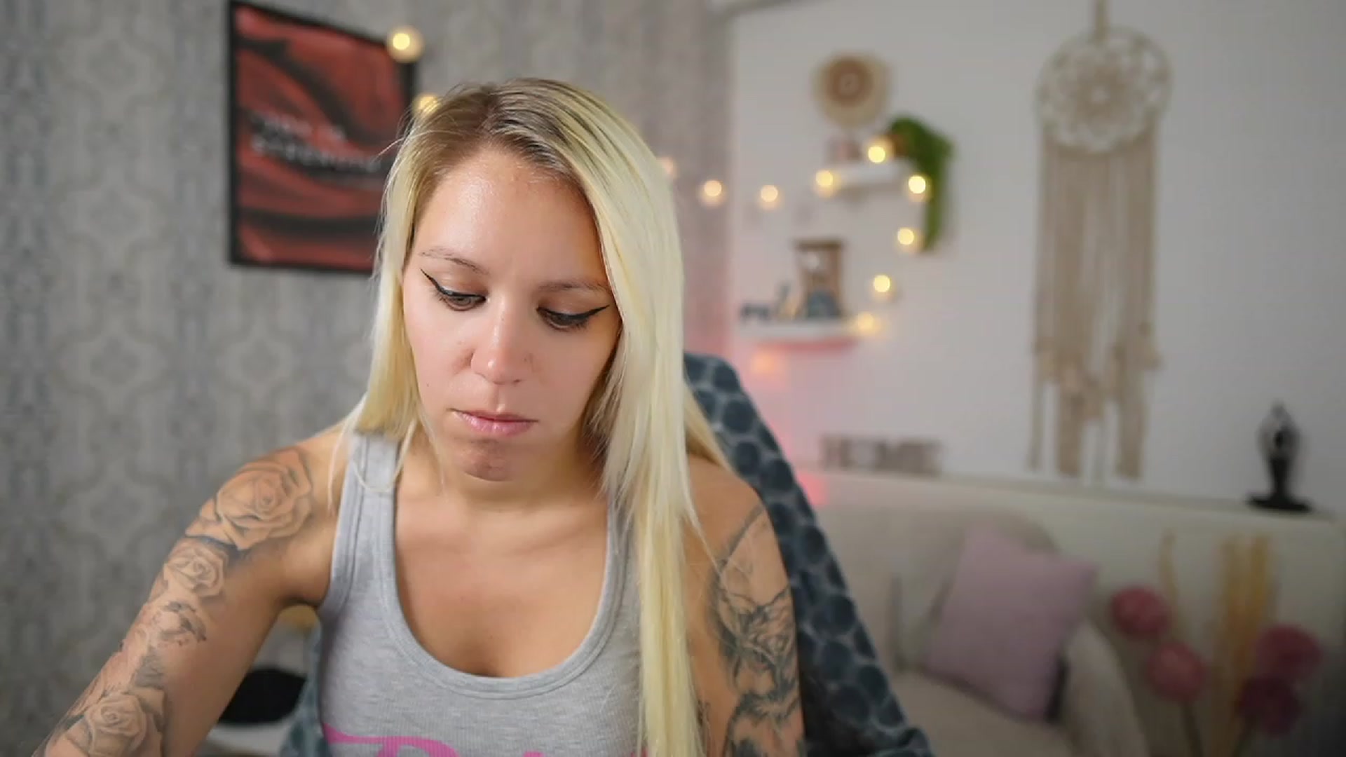Gallery image thumbnail from Cherry__Blond's myfreecams stream on, 07/12/2023, 10:46 image 7 of 20