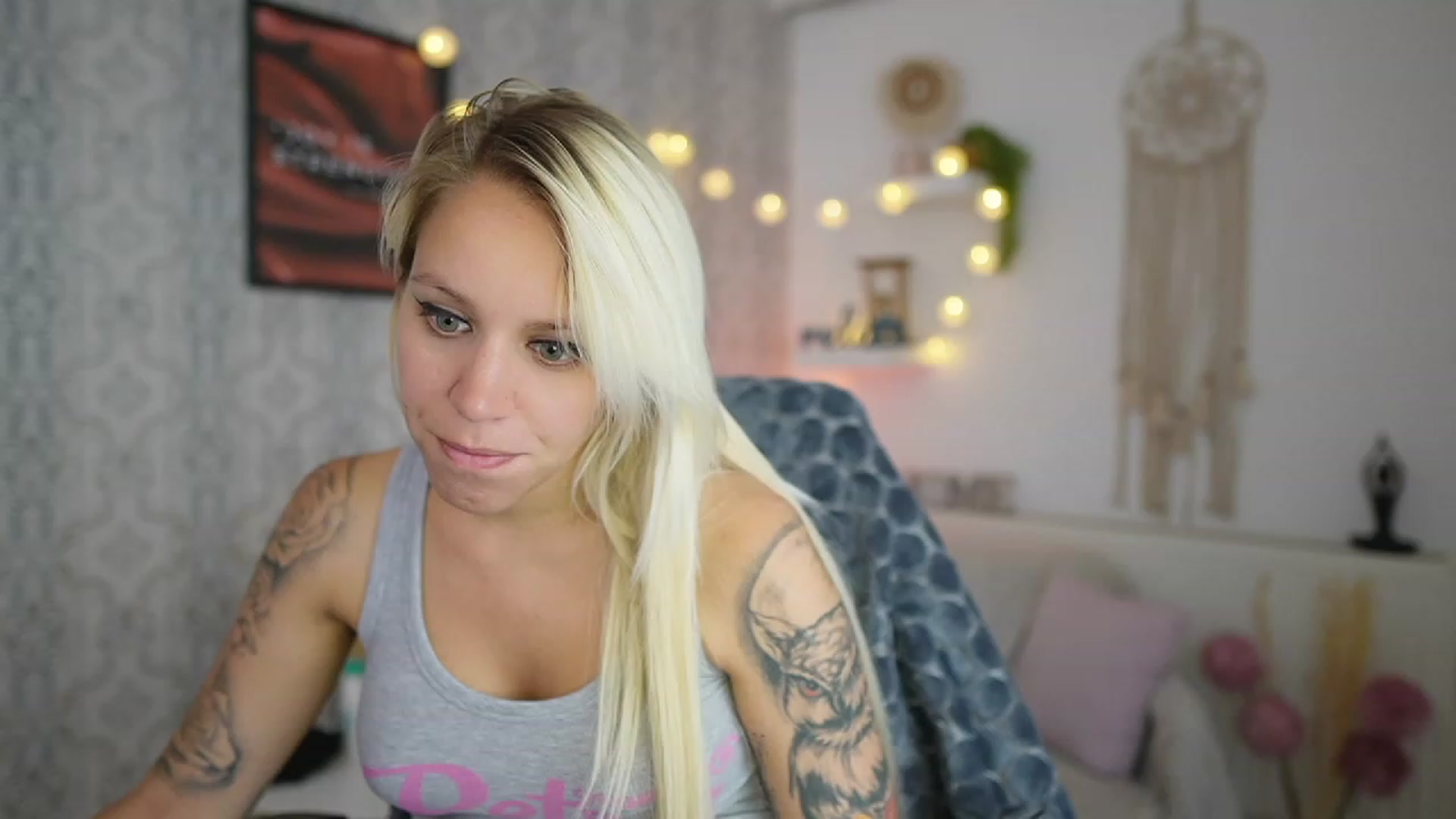 Gallery image thumbnail from Cherry__Blond's myfreecams stream on, 07/12/2023, 12:48 image 12 of 20
