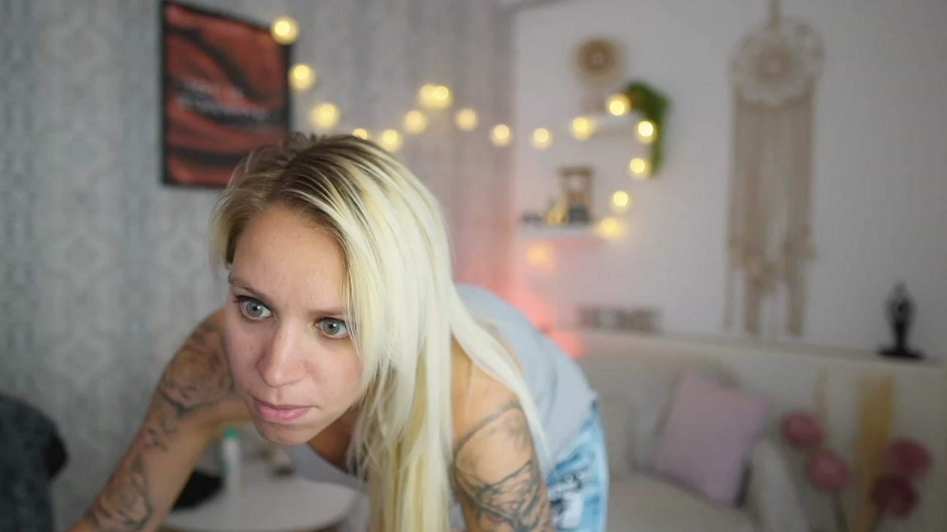 Gallery image thumbnail from Cherry__Blond's myfreecams stream on, 07/12/2023, 12:48 image 8 of 20