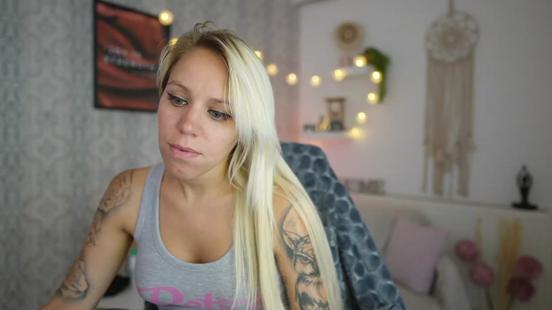 Gallery image thumbnail from Cherry__Blond's myfreecams stream on, 07/12/2023, 12:48 image 10 of 20