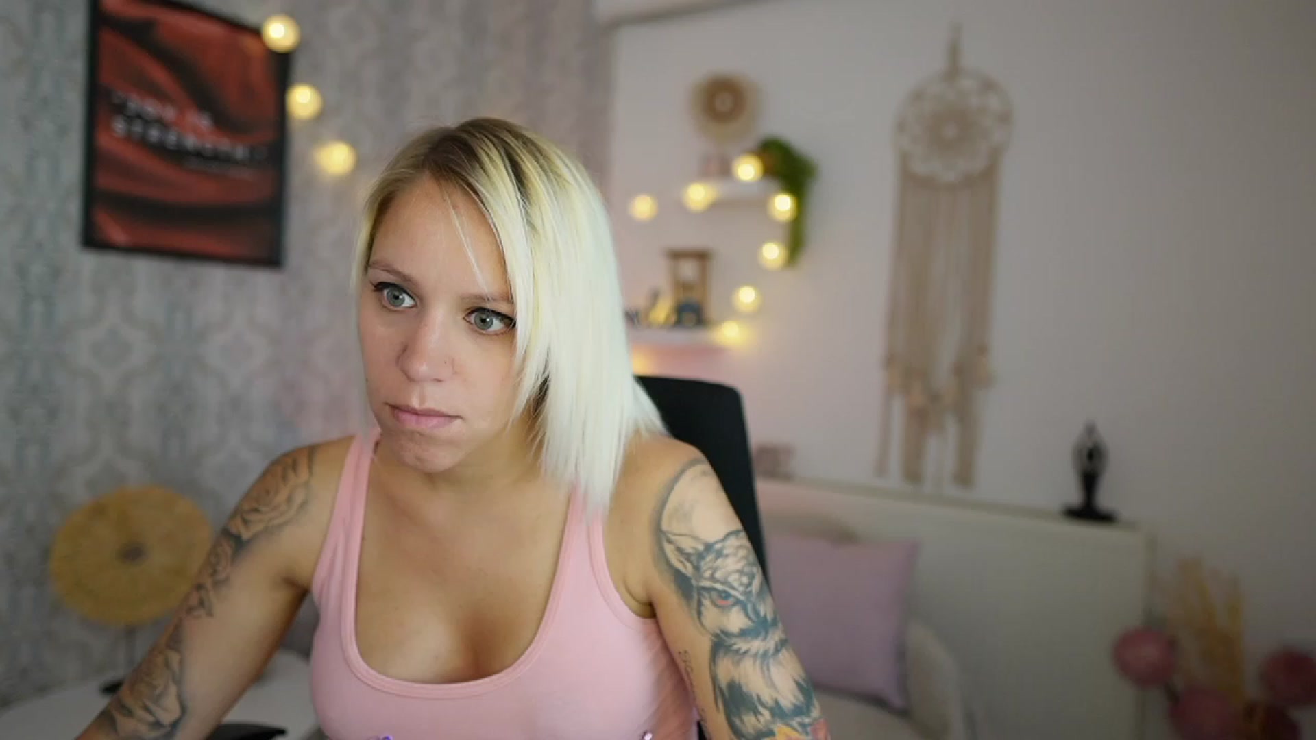 Gallery image thumbnail from Cherry__Blond's myfreecams stream on, 07/18/2023, 07:49 image 14 of 20