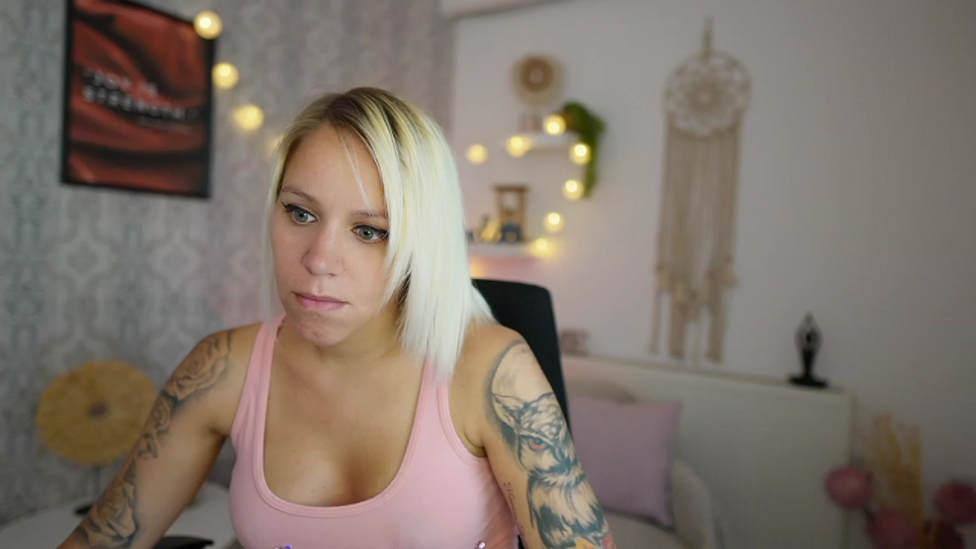 Gallery image thumbnail from Cherry__Blond's myfreecams stream on, 07/18/2023, 07:49 image 15 of 20