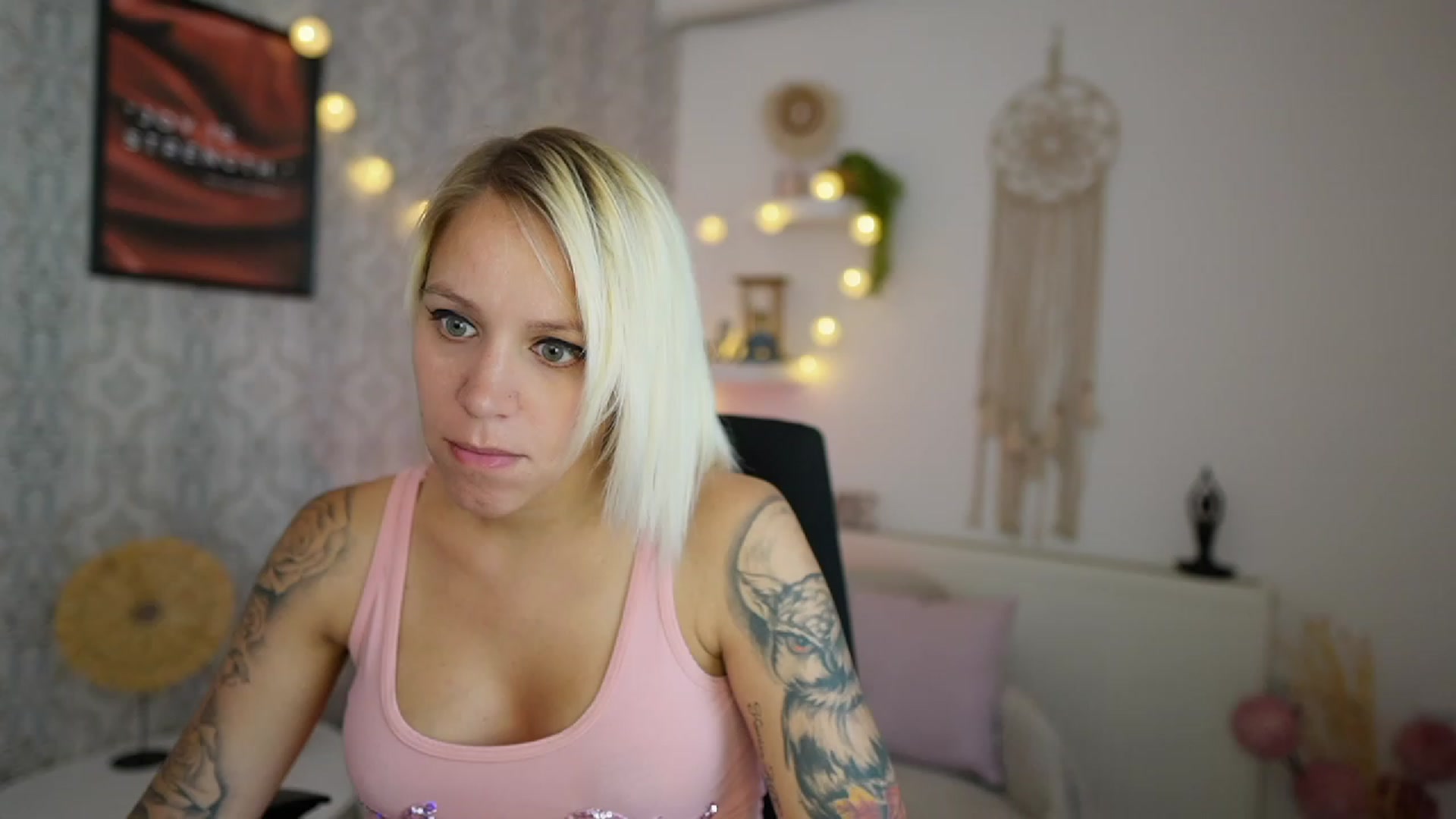 Gallery image thumbnail from Cherry__Blond's myfreecams stream on, 07/18/2023, 07:49 image 11 of 20