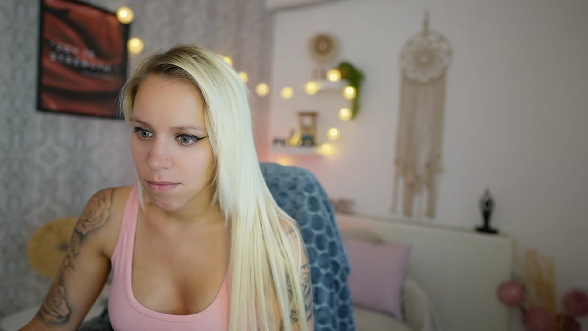 Gallery image thumbnail from Cherry__Blond's myfreecams stream on, 07/18/2023, 10:39 image 16 of 20