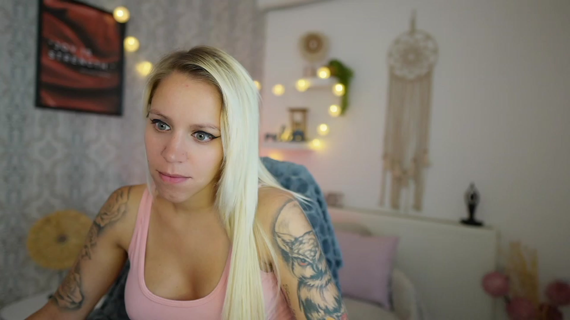 Gallery image thumbnail from Cherry__Blond's myfreecams stream on, 07/18/2023, 10:39 image 17 of 20