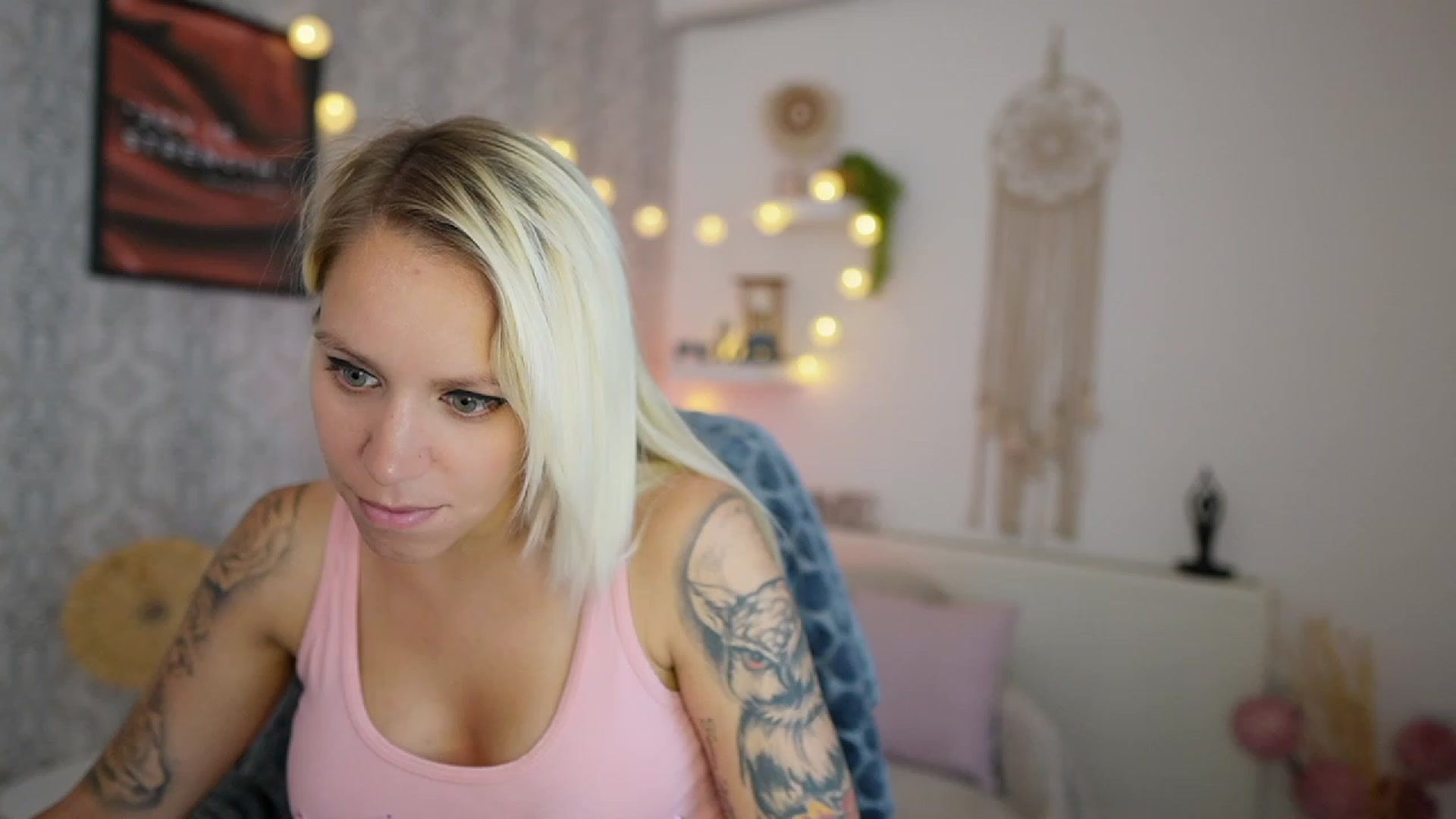 Gallery image thumbnail from Cherry__Blond's myfreecams stream on, 07/18/2023, 10:39 image 6 of 20