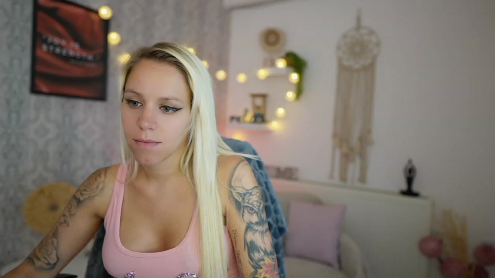 Gallery image thumbnail from Cherry__Blond's myfreecams stream on, 07/18/2023, 10:39 image 18 of 20