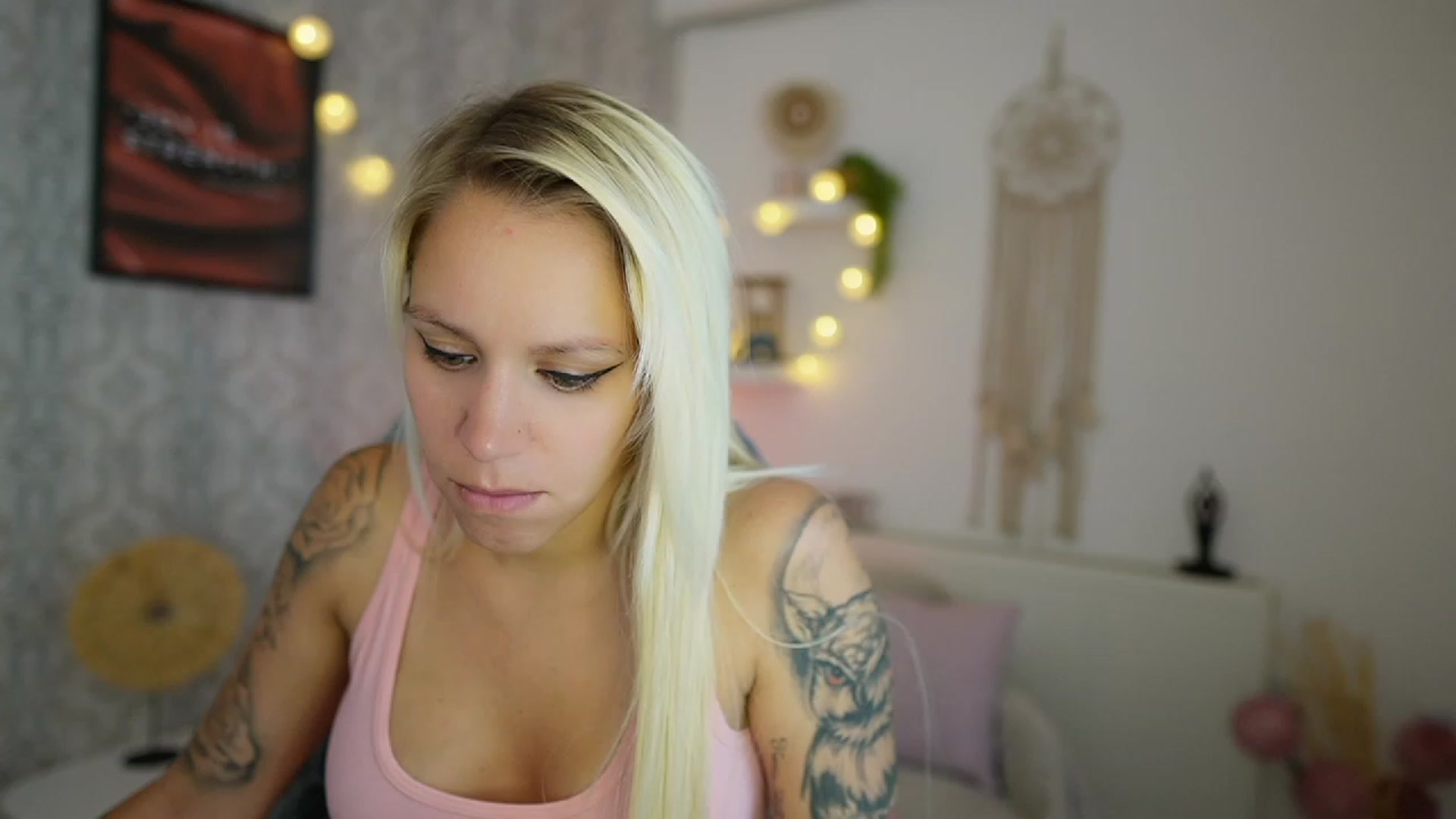 Gallery image thumbnail from Cherry__Blond's myfreecams stream on, 07/18/2023, 10:39 image 19 of 20