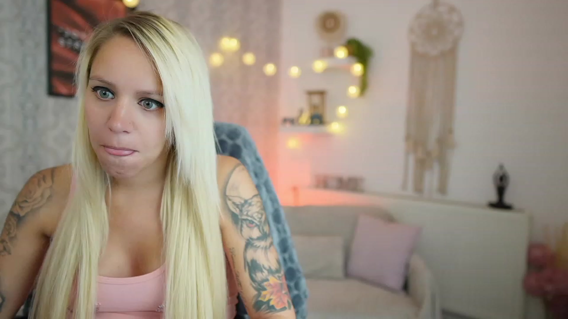Gallery image thumbnail from Cherry__Blond's myfreecams stream on, 07/21/2023, 09:05 image 1 of 20