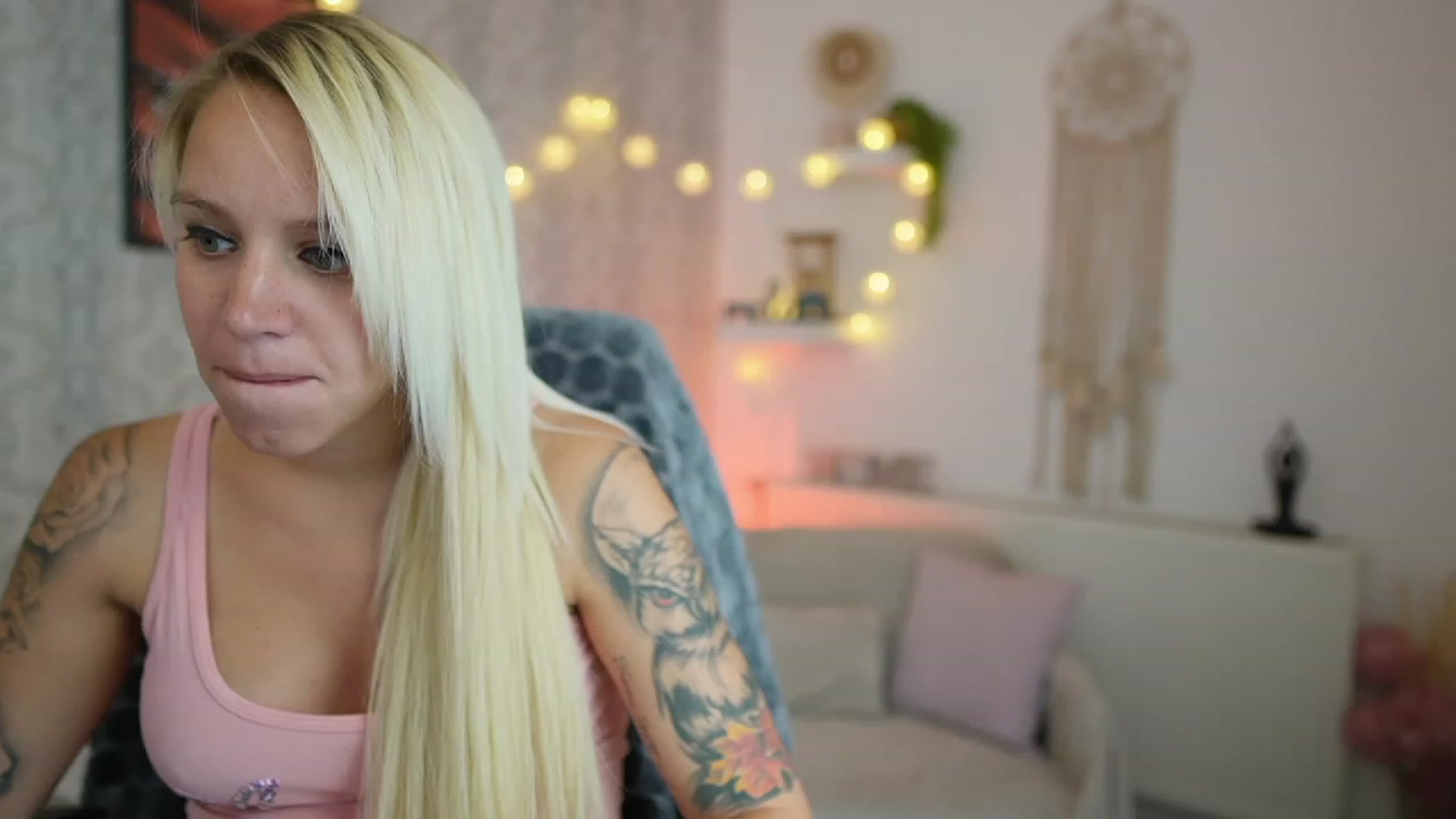 Gallery image thumbnail from Cherry__Blond's myfreecams stream on, 07/21/2023, 09:05 image 17 of 20