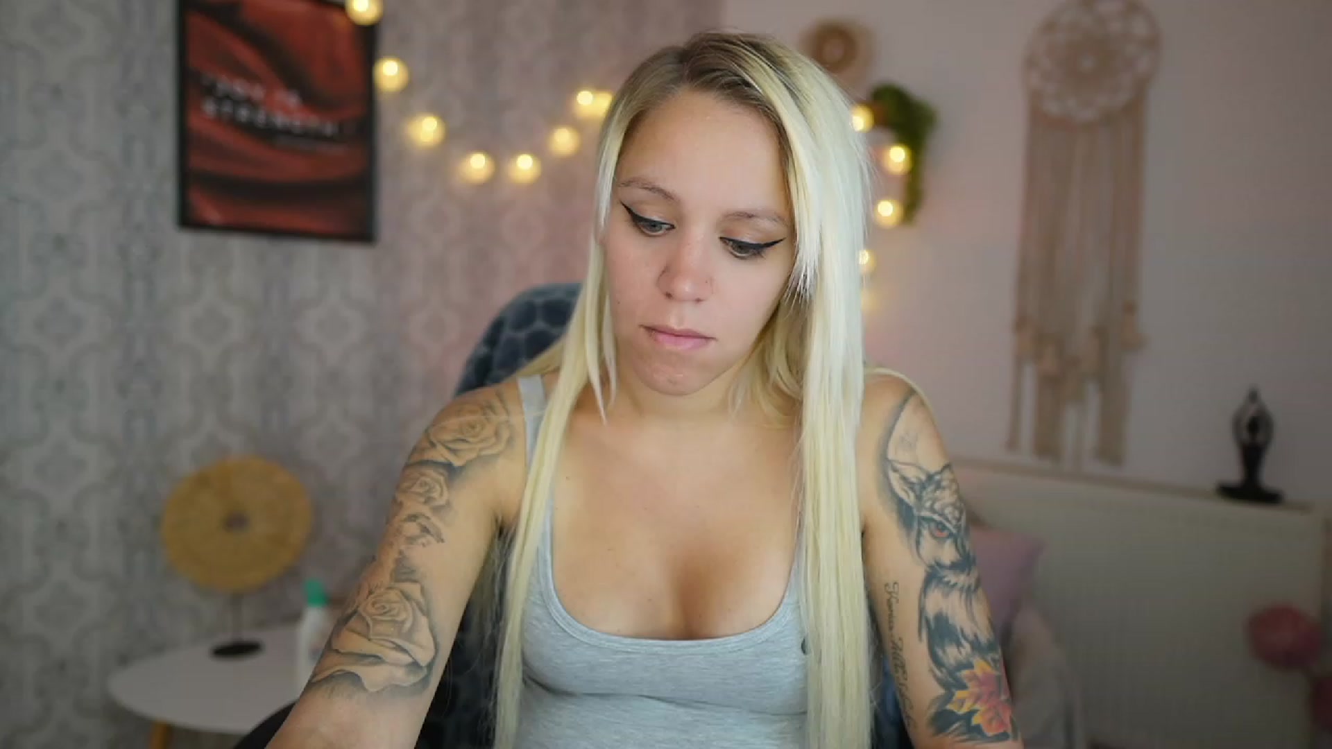 Gallery image thumbnail from Cherry__Blond's myfreecams stream on, 07/22/2023, 10:45 image 1 of 20