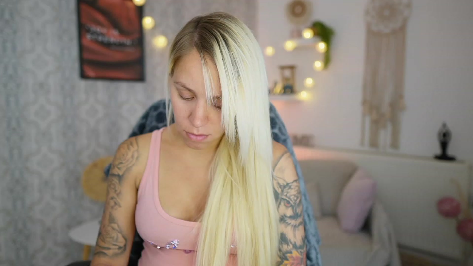 Gallery image thumbnail from Cherry__Blond's myfreecams stream on, 07/26/2023, 08:39 image 6 of 20