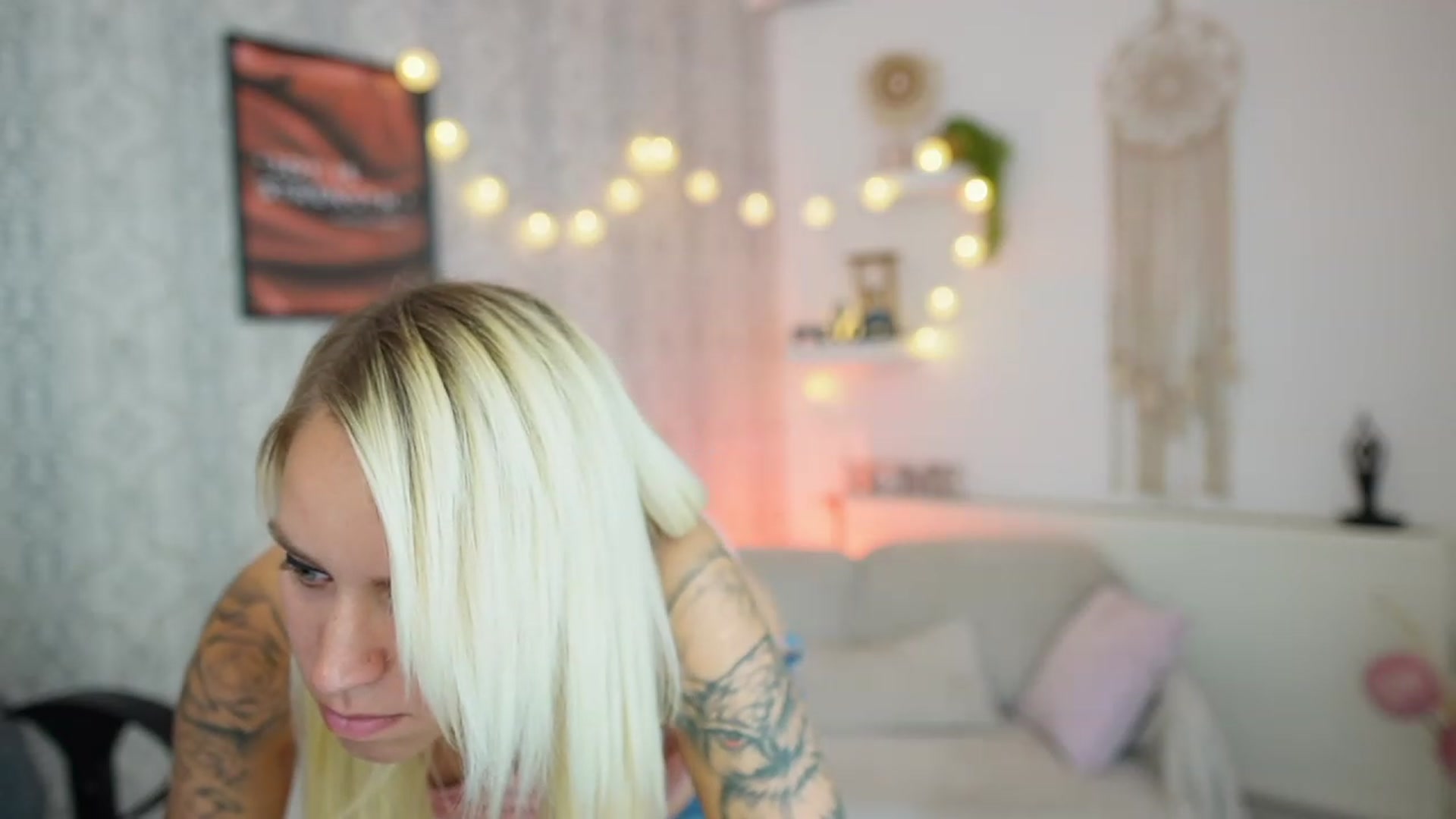 Gallery image thumbnail from Cherry__Blond's myfreecams stream on, 07/28/2023, 11:04 image 14 of 20