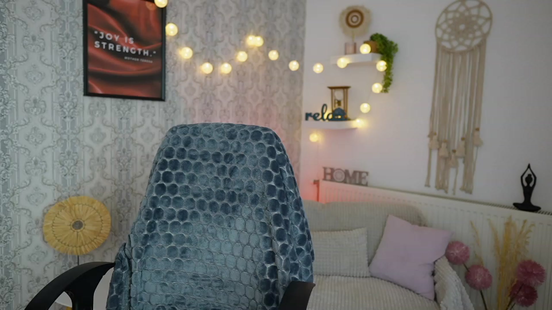Gallery image thumbnail from Cherry__Blond's myfreecams stream on, 08/01/2023, 09:43 image 3 of 20
