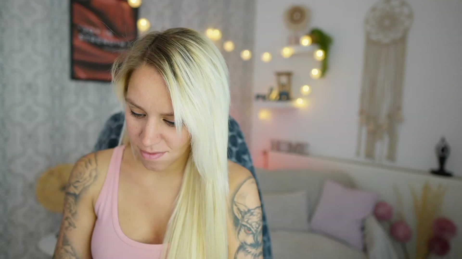 Gallery image thumbnail from Cherry__Blond's myfreecams stream on, 08/01/2023, 09:43 image 11 of 20