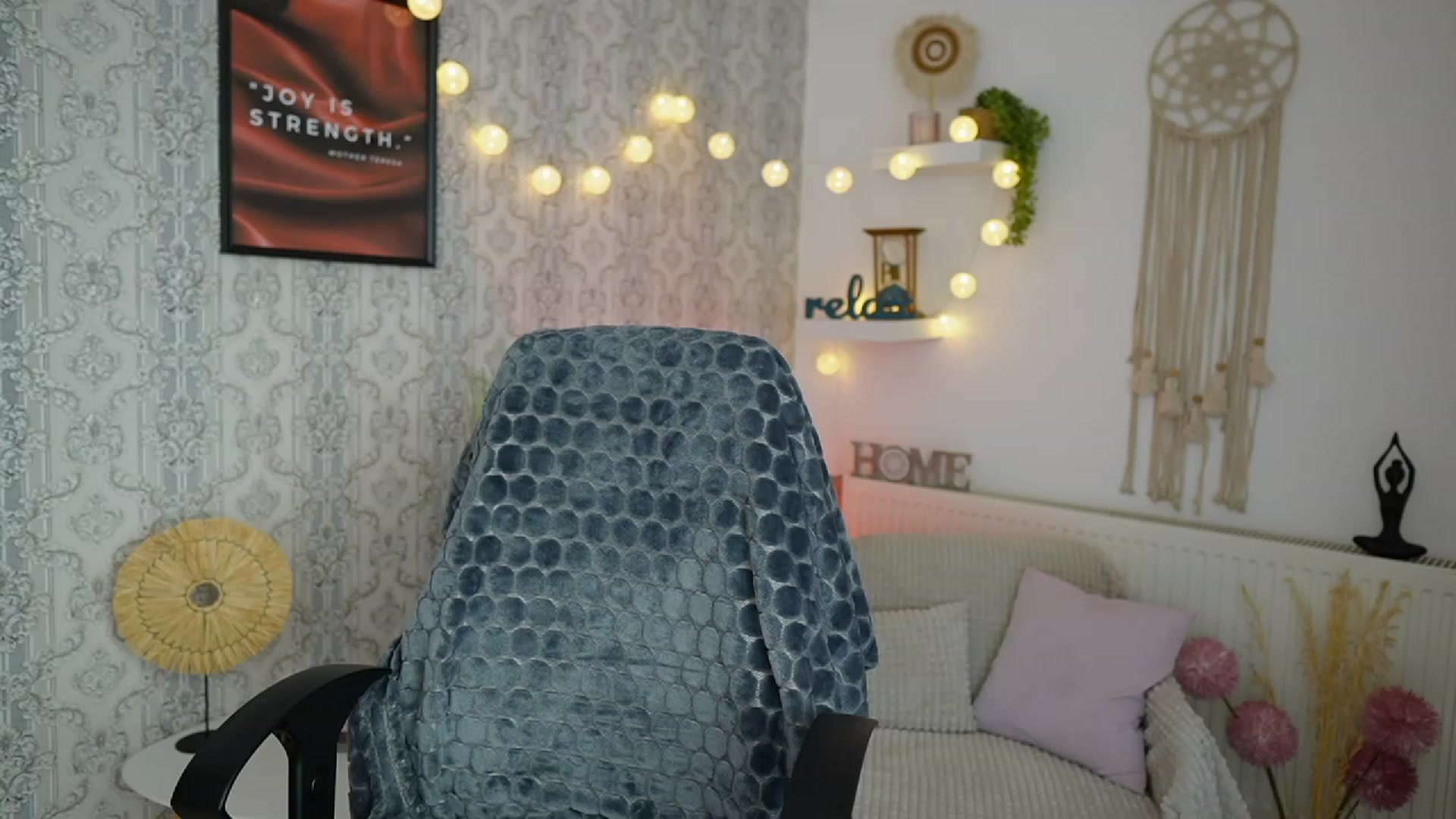 Gallery image thumbnail from Cherry__Blond's myfreecams stream on, 08/01/2023, 09:43 image 15 of 20