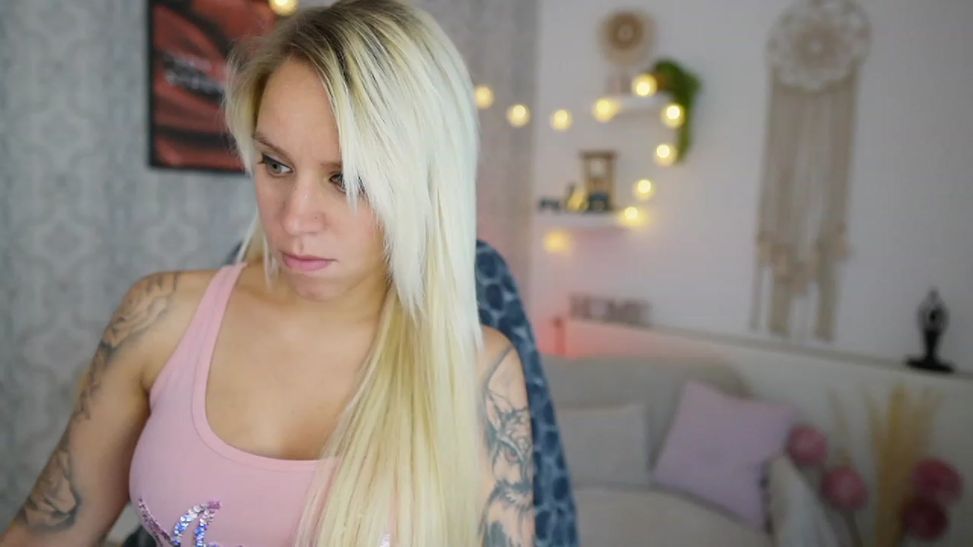 Gallery image thumbnail from Cherry__Blond's myfreecams stream on, 08/01/2023, 09:43 image 12 of 20