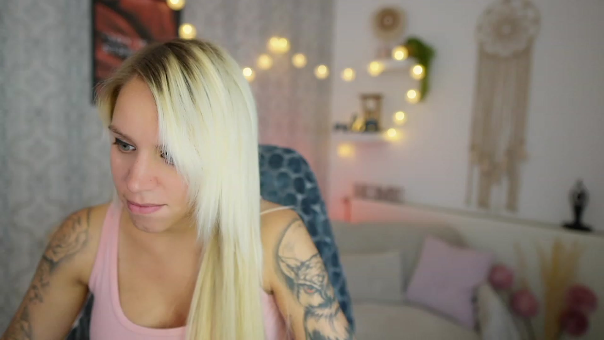 Gallery image thumbnail from Cherry__Blond's myfreecams stream on, 08/01/2023, 09:43 image 2 of 20