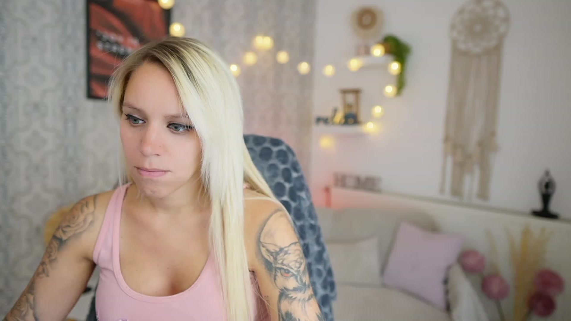 Gallery image thumbnail from Cherry__Blond's myfreecams stream on, 08/01/2023, 12:41 image 9 of 20