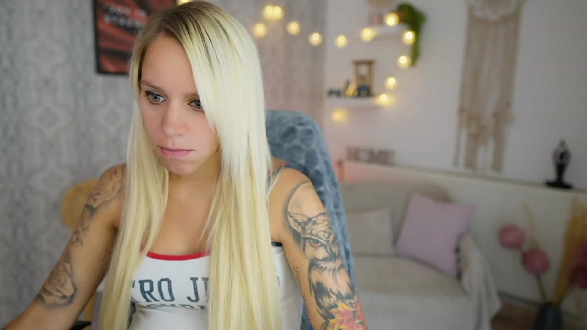 Gallery image thumbnail from Cherry__Blond's myfreecams stream on, 08/03/2023, 09:59 image 16 of 20