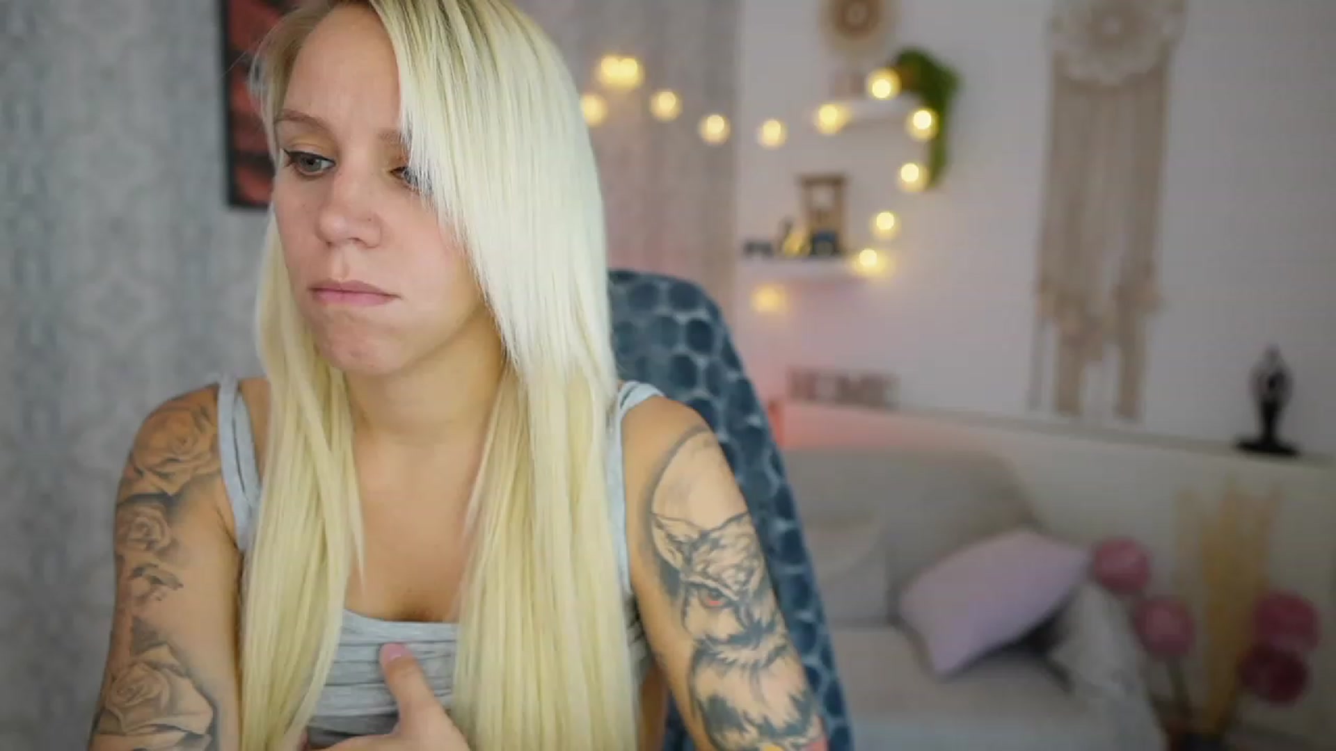 Gallery image thumbnail from Cherry__Blond's myfreecams stream on, 08/04/2023, 10:00 image 10 of 20