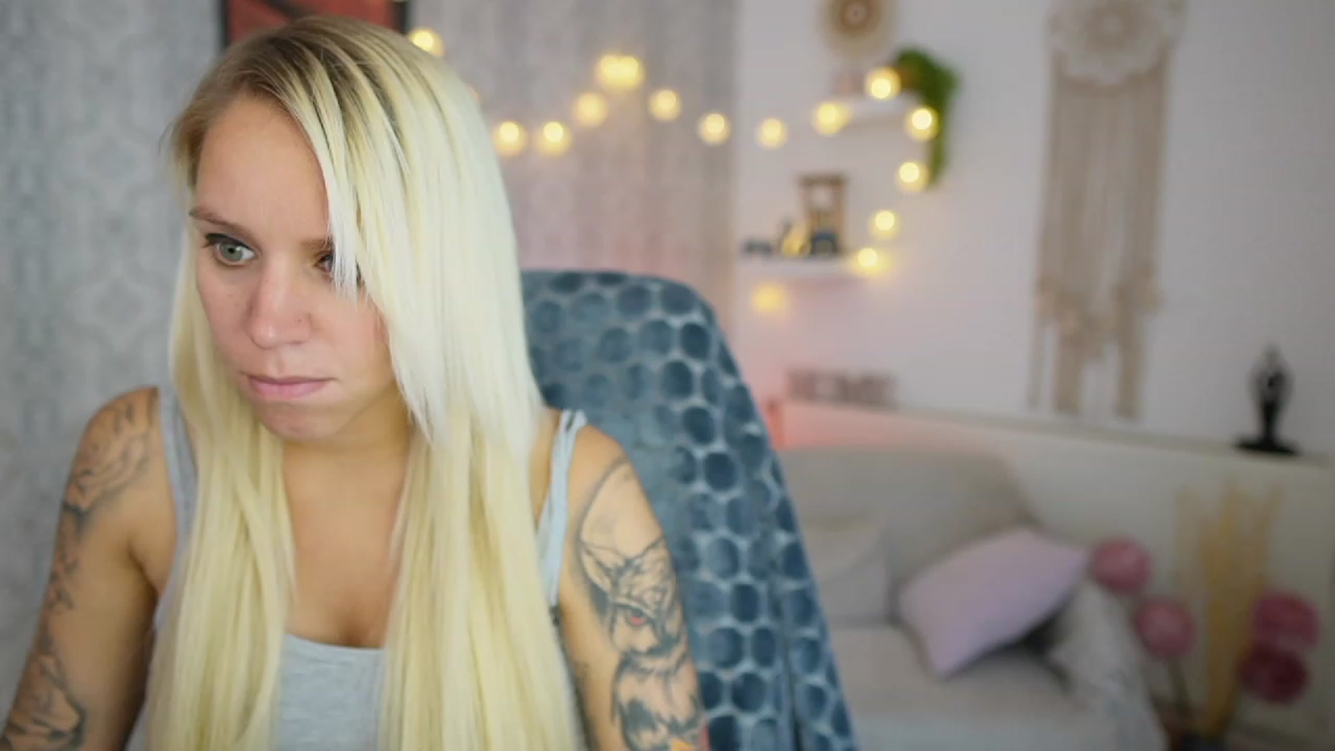 Gallery image thumbnail from Cherry__Blond's myfreecams stream on, 08/04/2023, 10:00 image 13 of 20