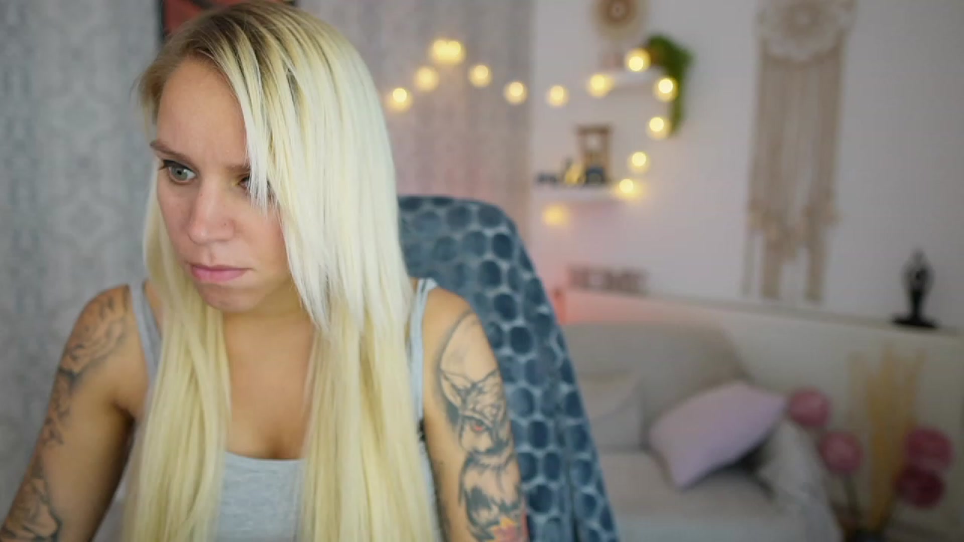 Gallery image thumbnail from Cherry__Blond's myfreecams stream on, 08/04/2023, 10:00 image 11 of 20