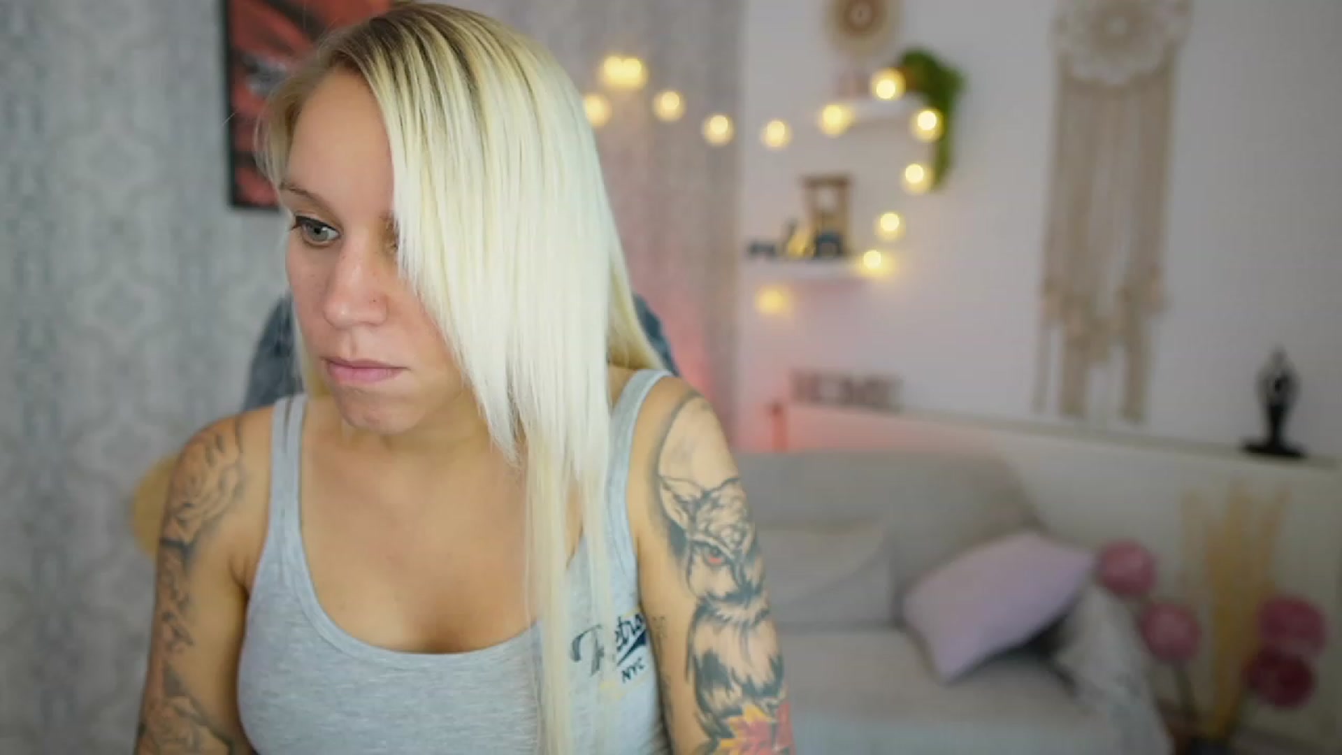 Gallery image thumbnail from Cherry__Blond's myfreecams stream on, 08/04/2023, 10:00 image 19 of 20