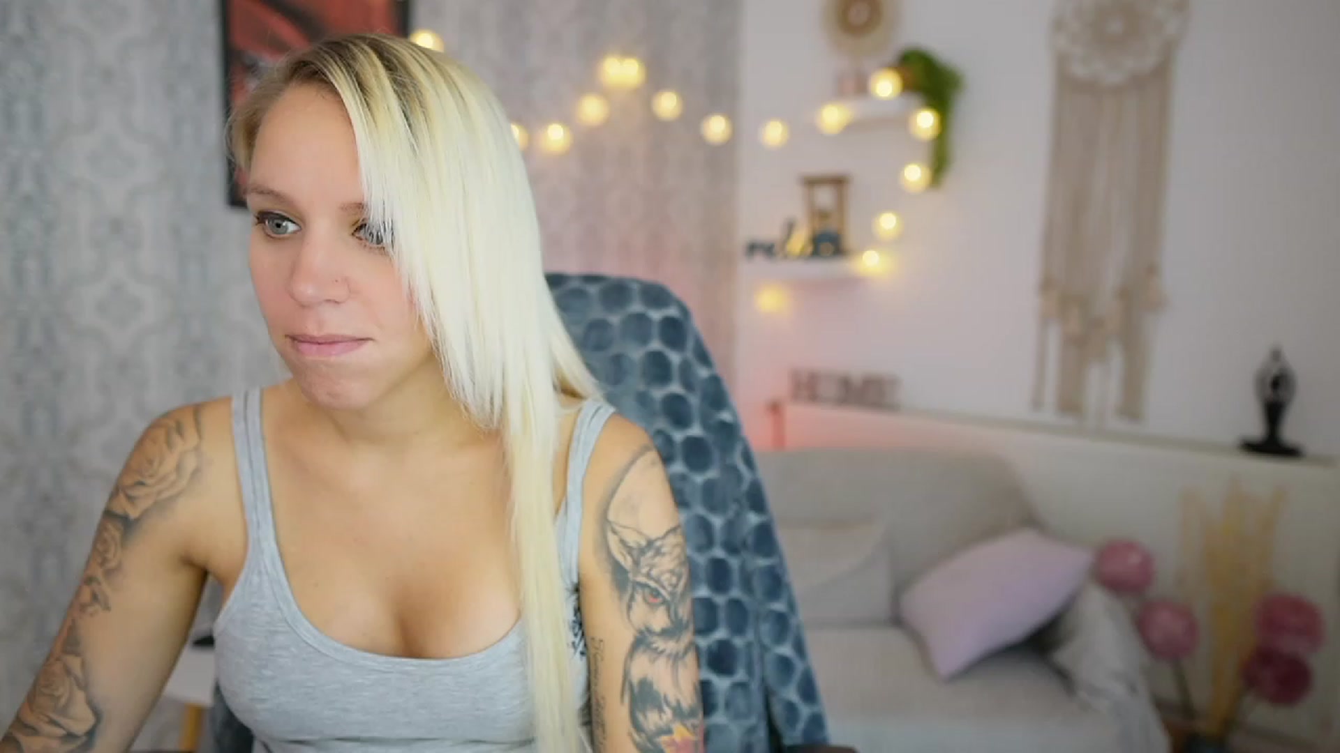 Gallery image thumbnail from Cherry__Blond's myfreecams stream on, 08/04/2023, 10:00 image 1 of 20