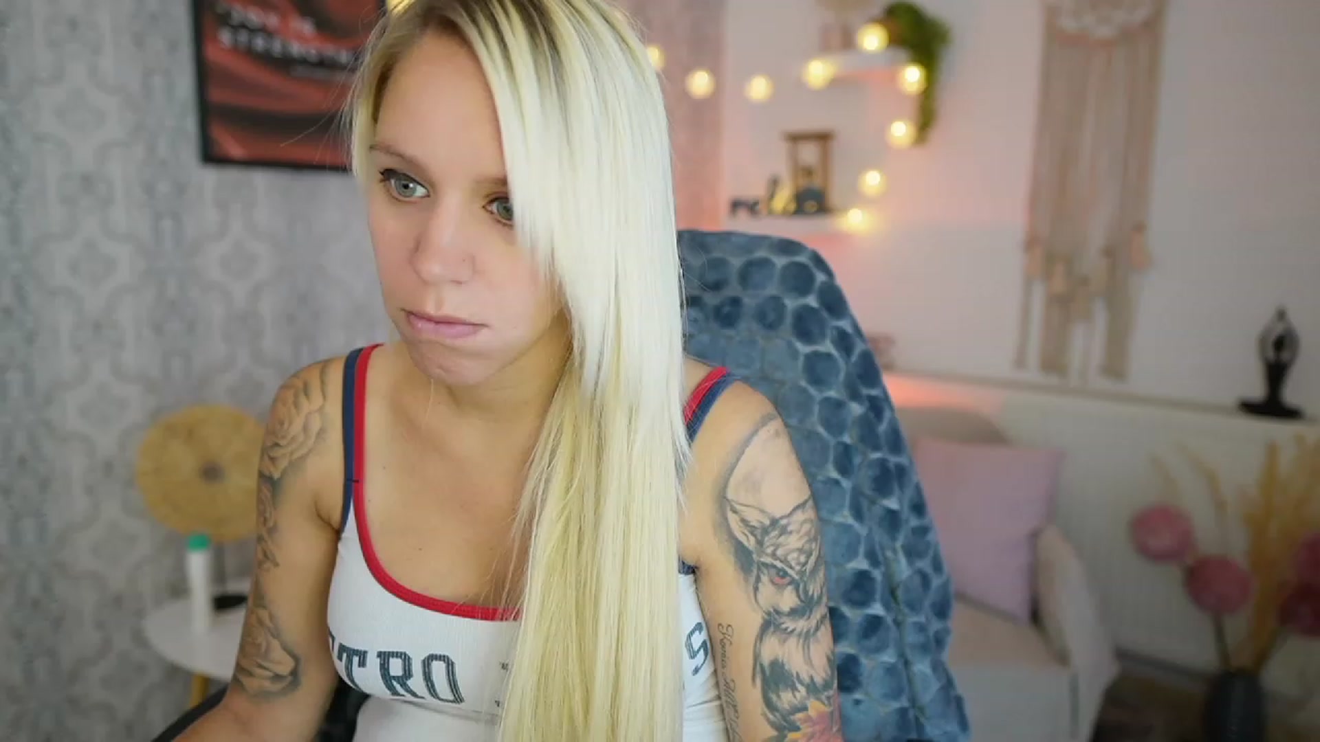 Gallery image thumbnail from Cherry__Blond's myfreecams stream on, 08/07/2023, 08:20 image 12 of 20