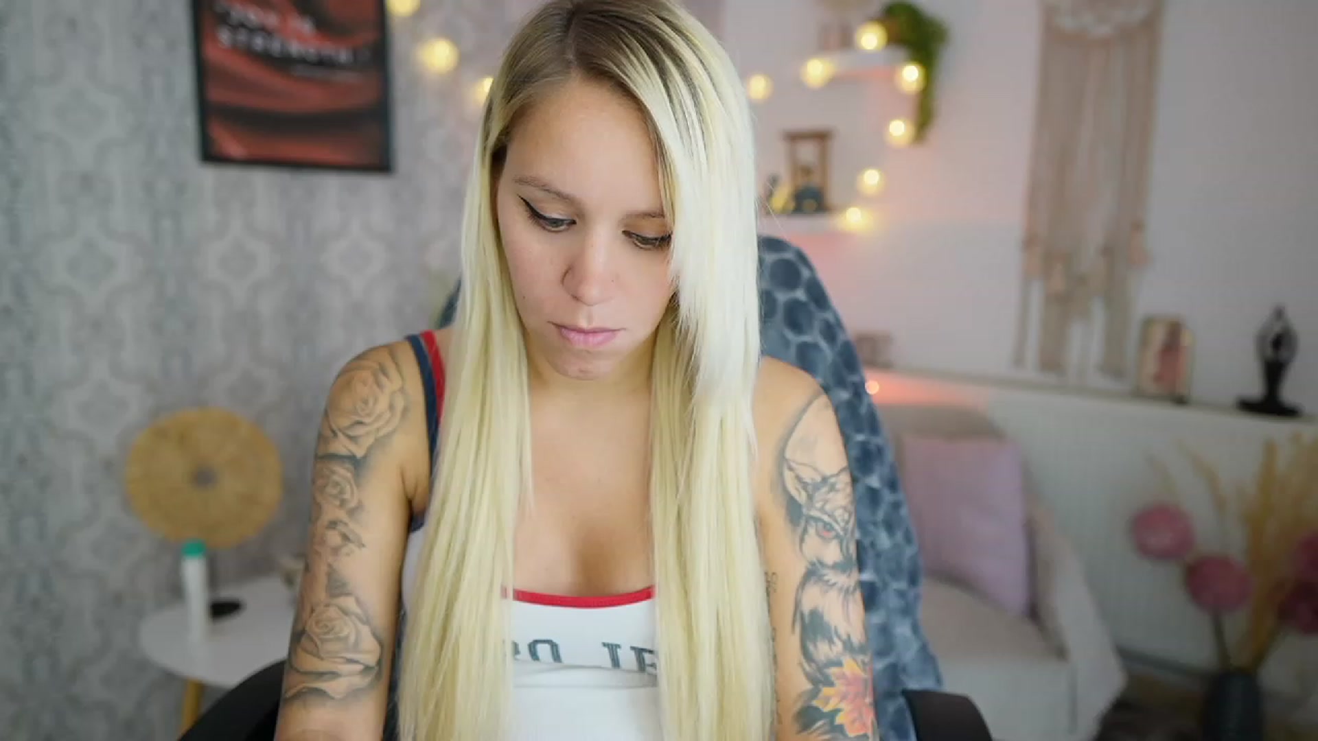 Gallery image thumbnail from Cherry__Blond's myfreecams stream on, 08/07/2023, 09:08 image 8 of 20