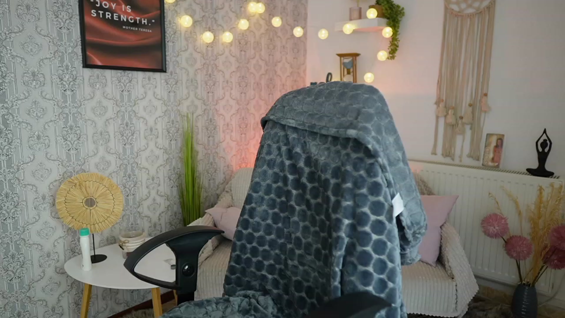 Gallery image thumbnail from Cherry__Blond's myfreecams stream on, 08/07/2023, 12:50 image 6 of 20