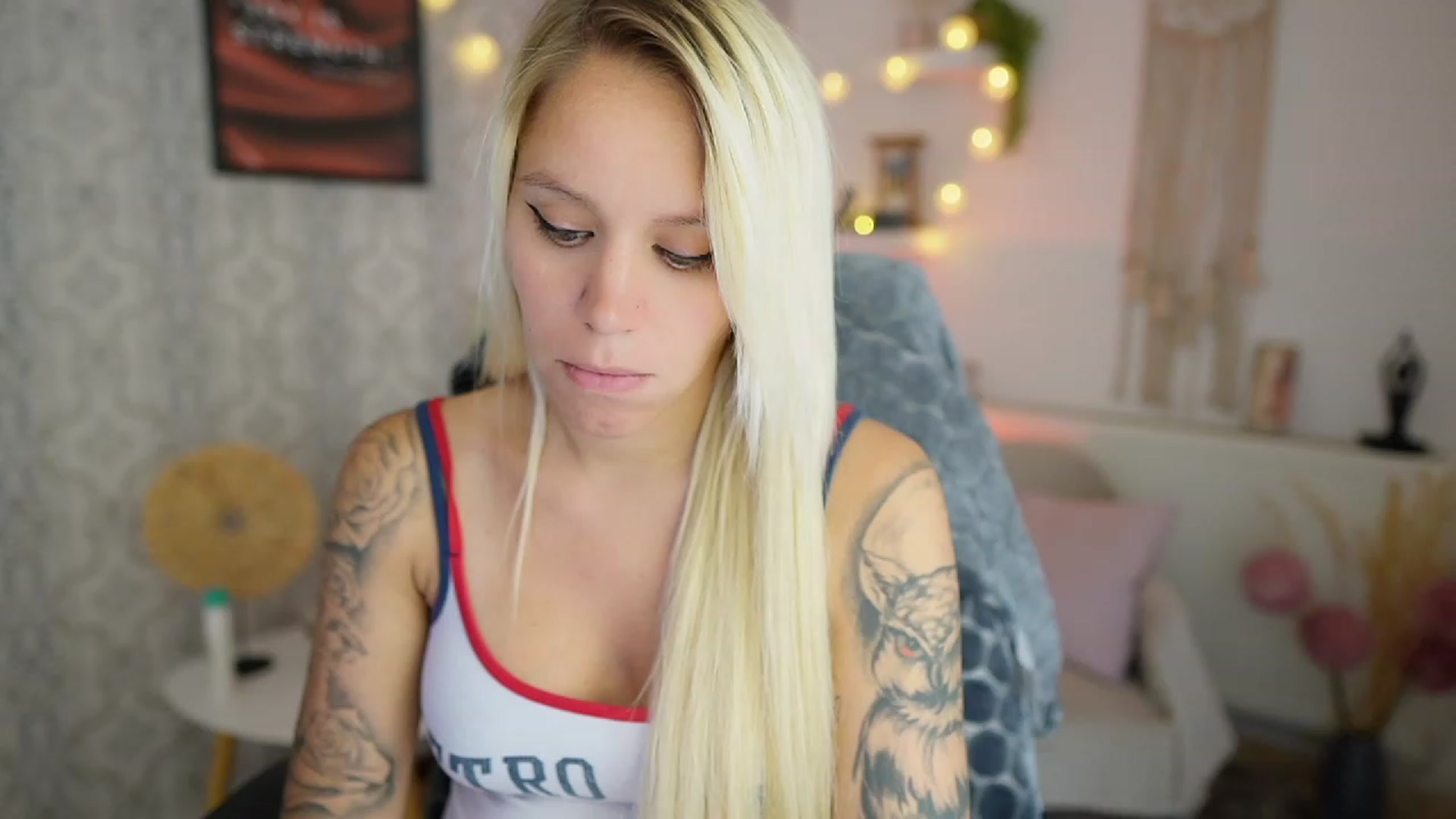 Gallery image thumbnail from Cherry__Blond's myfreecams stream on, 08/07/2023, 12:50 image 15 of 20
