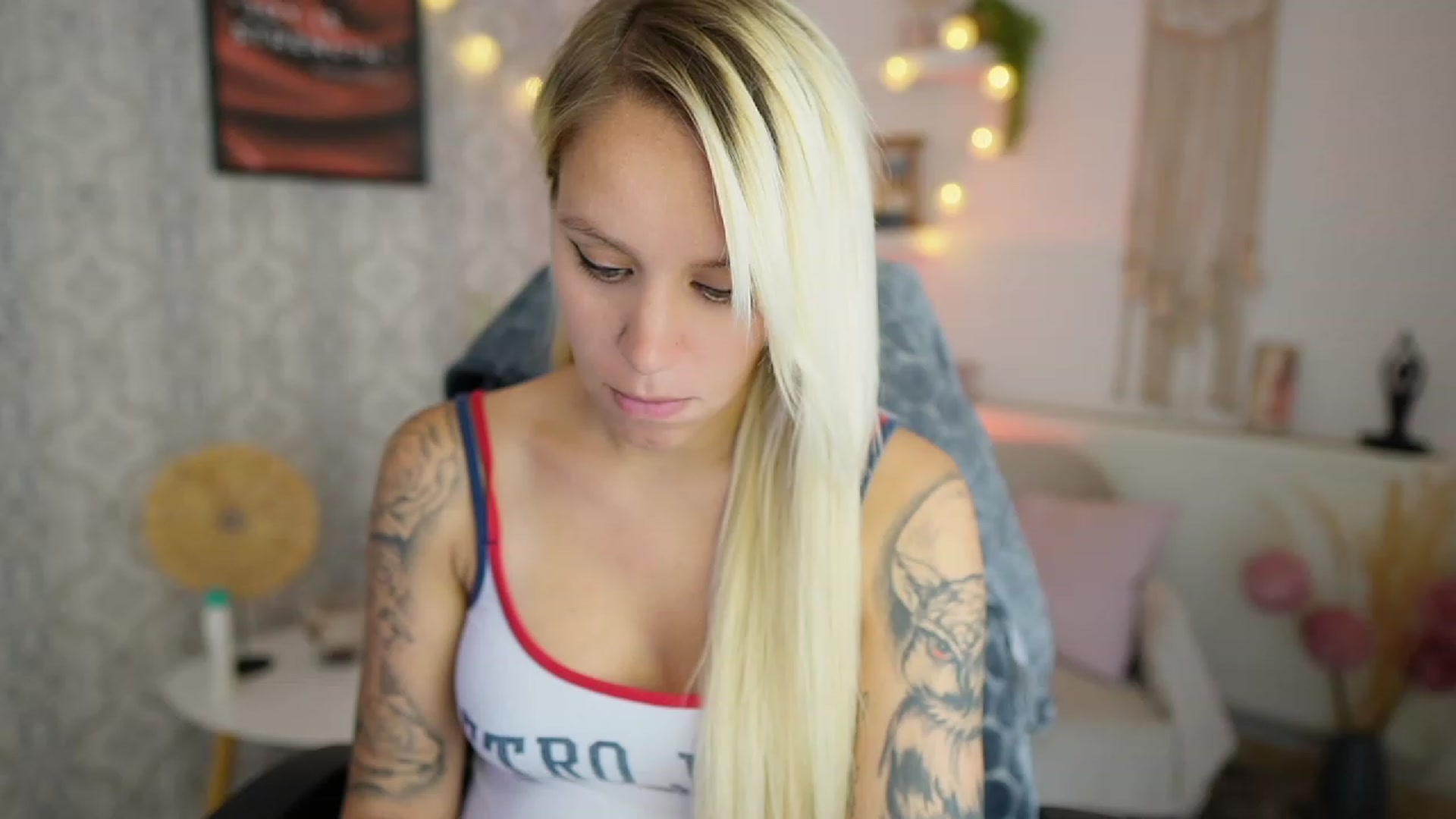 Gallery image thumbnail from Cherry__Blond's myfreecams stream on, 08/07/2023, 12:50 image 16 of 20