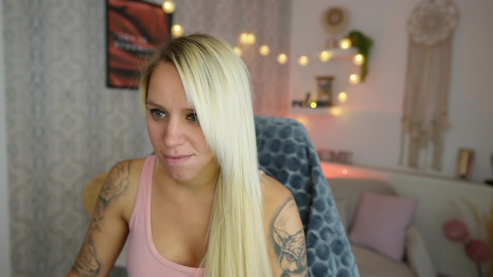 Gallery image thumbnail from Cherry__Blond's myfreecams stream on, 08/08/2023, 09:20 image 13 of 20