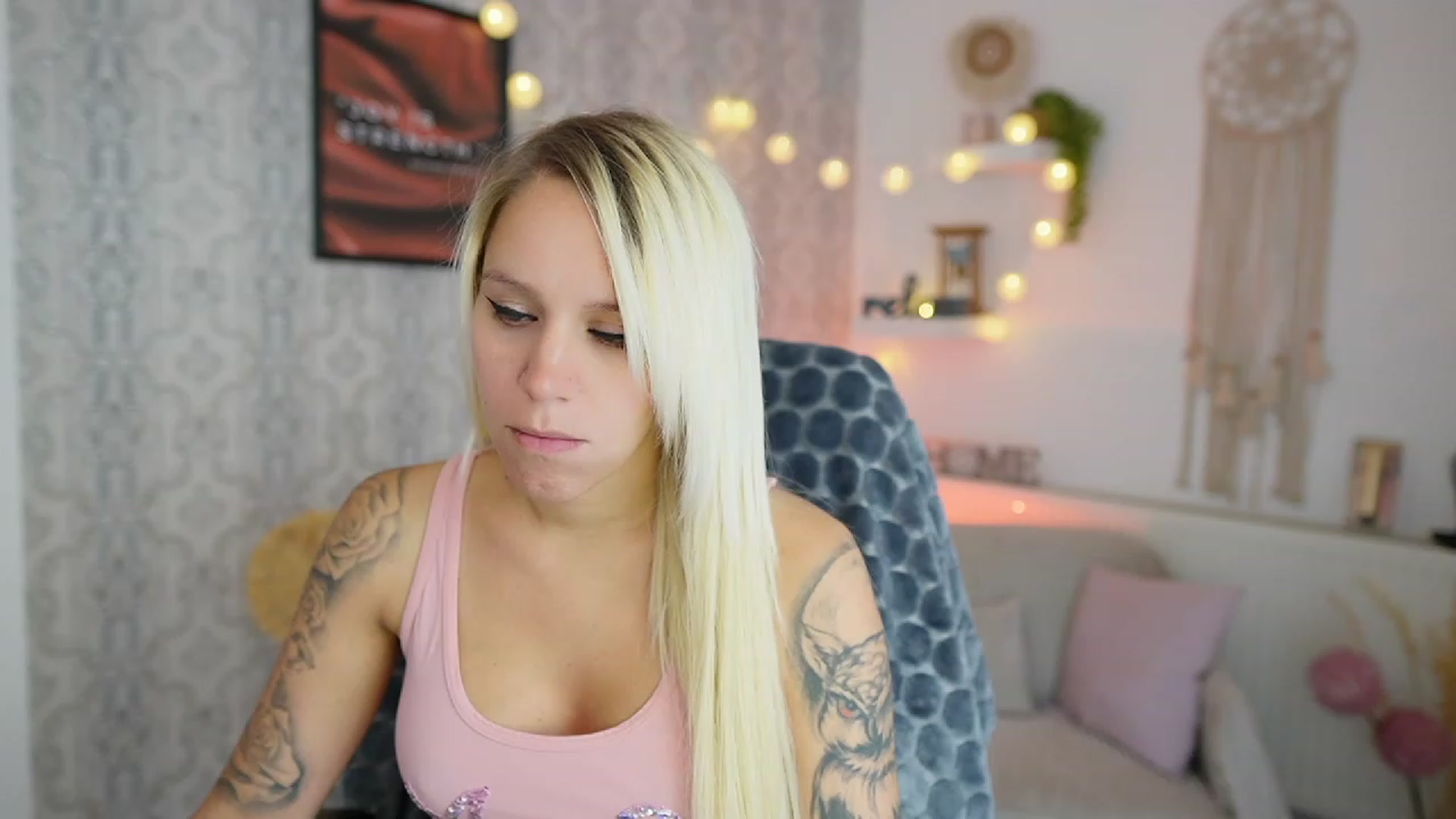 Gallery image thumbnail from Cherry__Blond's myfreecams stream on, 08/08/2023, 10:42 image 6 of 20