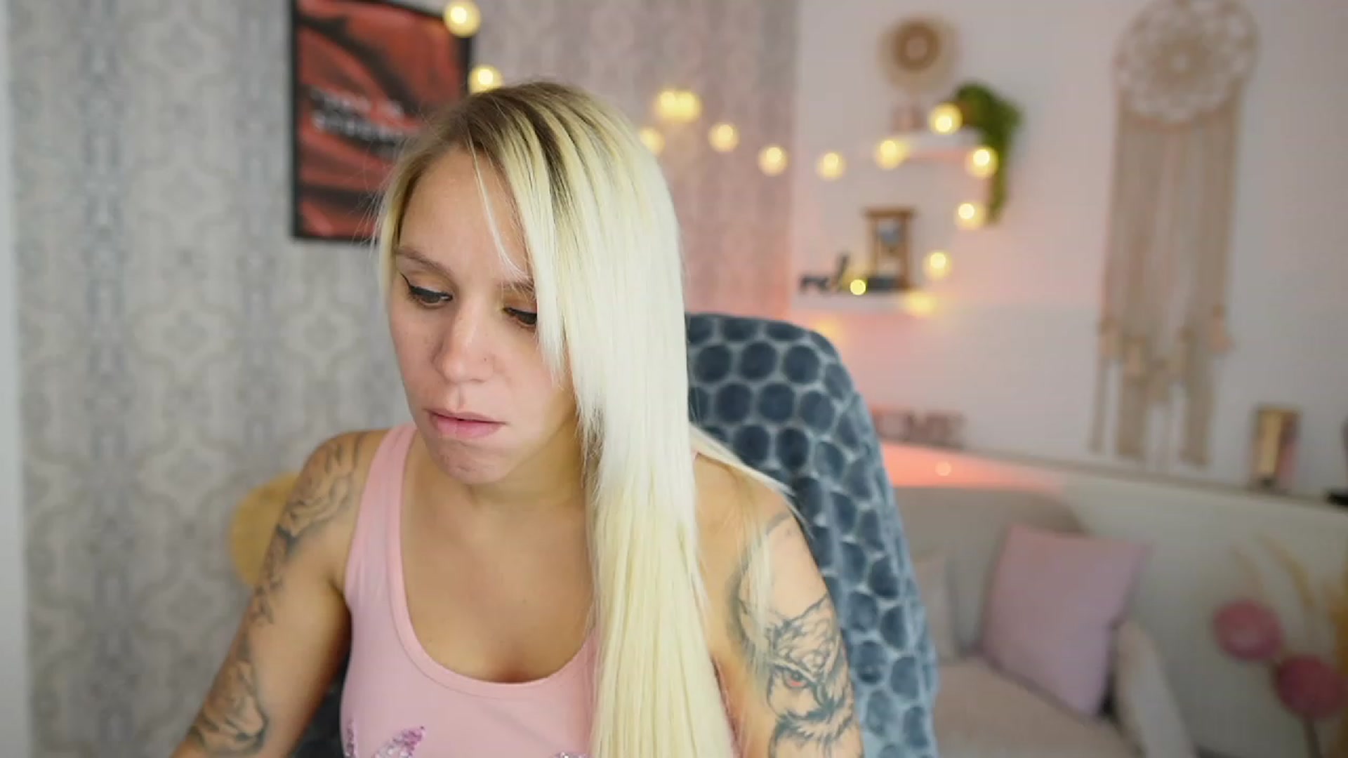 Gallery image thumbnail from Cherry__Blond's myfreecams stream on, 08/08/2023, 10:42 image 14 of 20