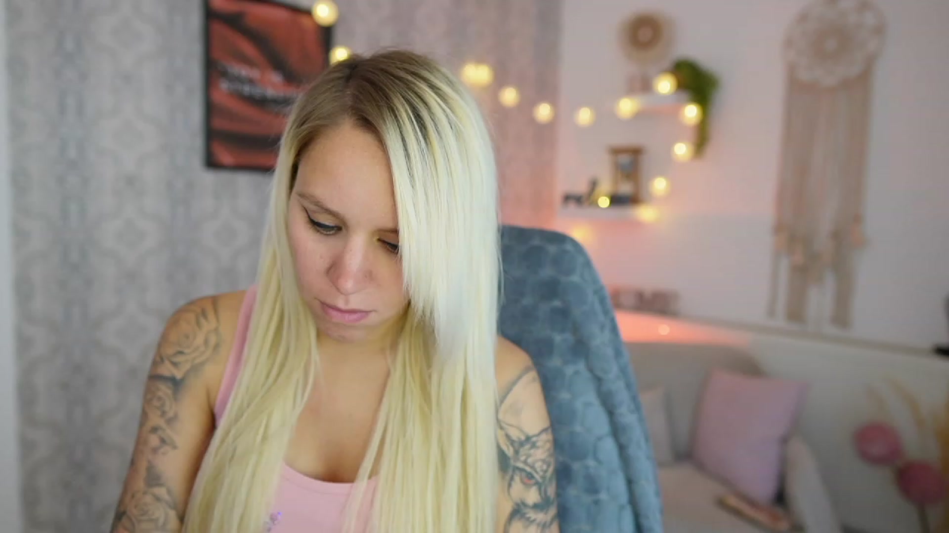 Gallery image thumbnail from Cherry__Blond's myfreecams stream on, 08/08/2023, 12:45 image 9 of 20