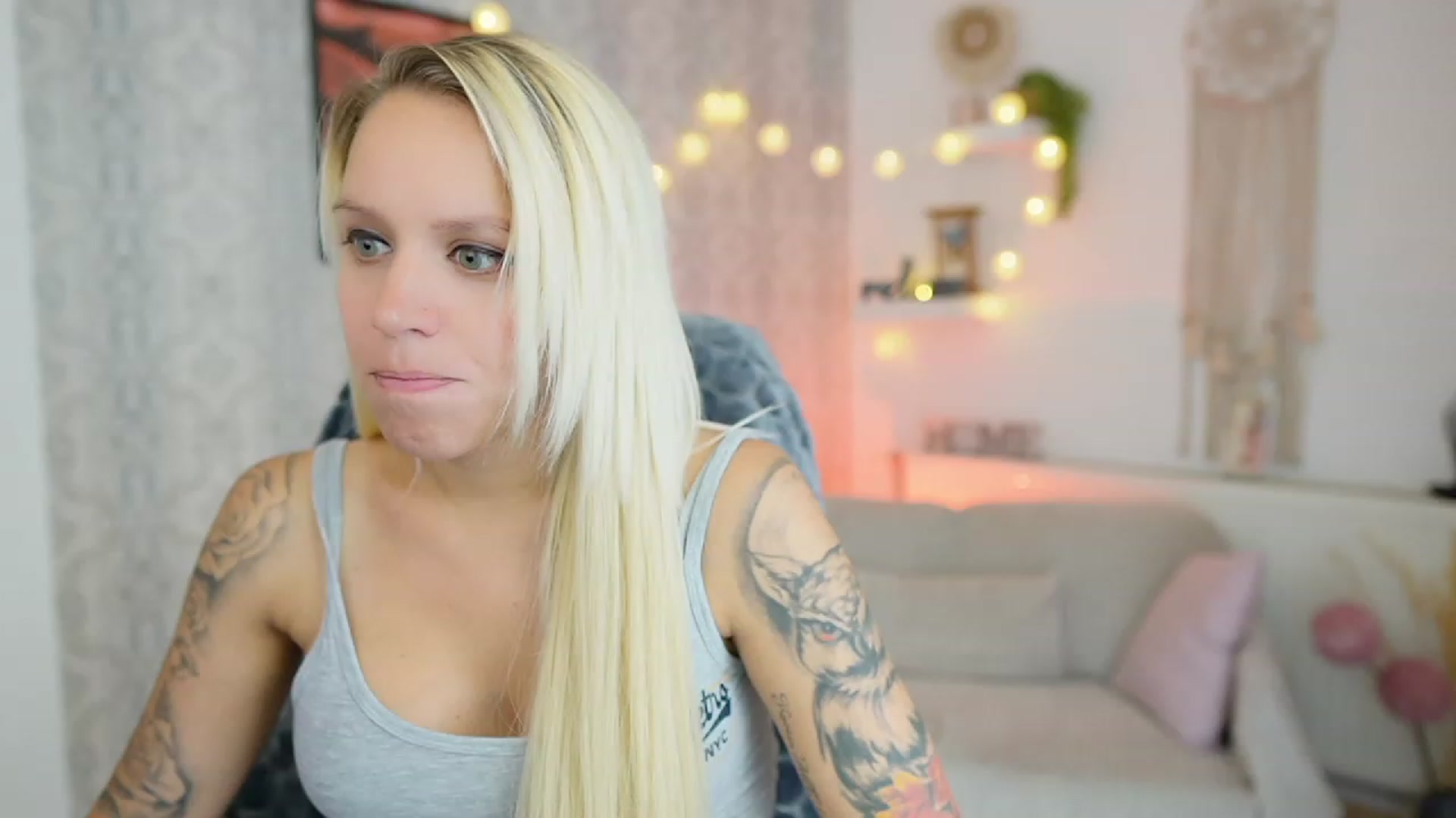 Gallery image thumbnail from Cherry__Blond's myfreecams stream on, 08/09/2023, 12:45 image 16 of 20