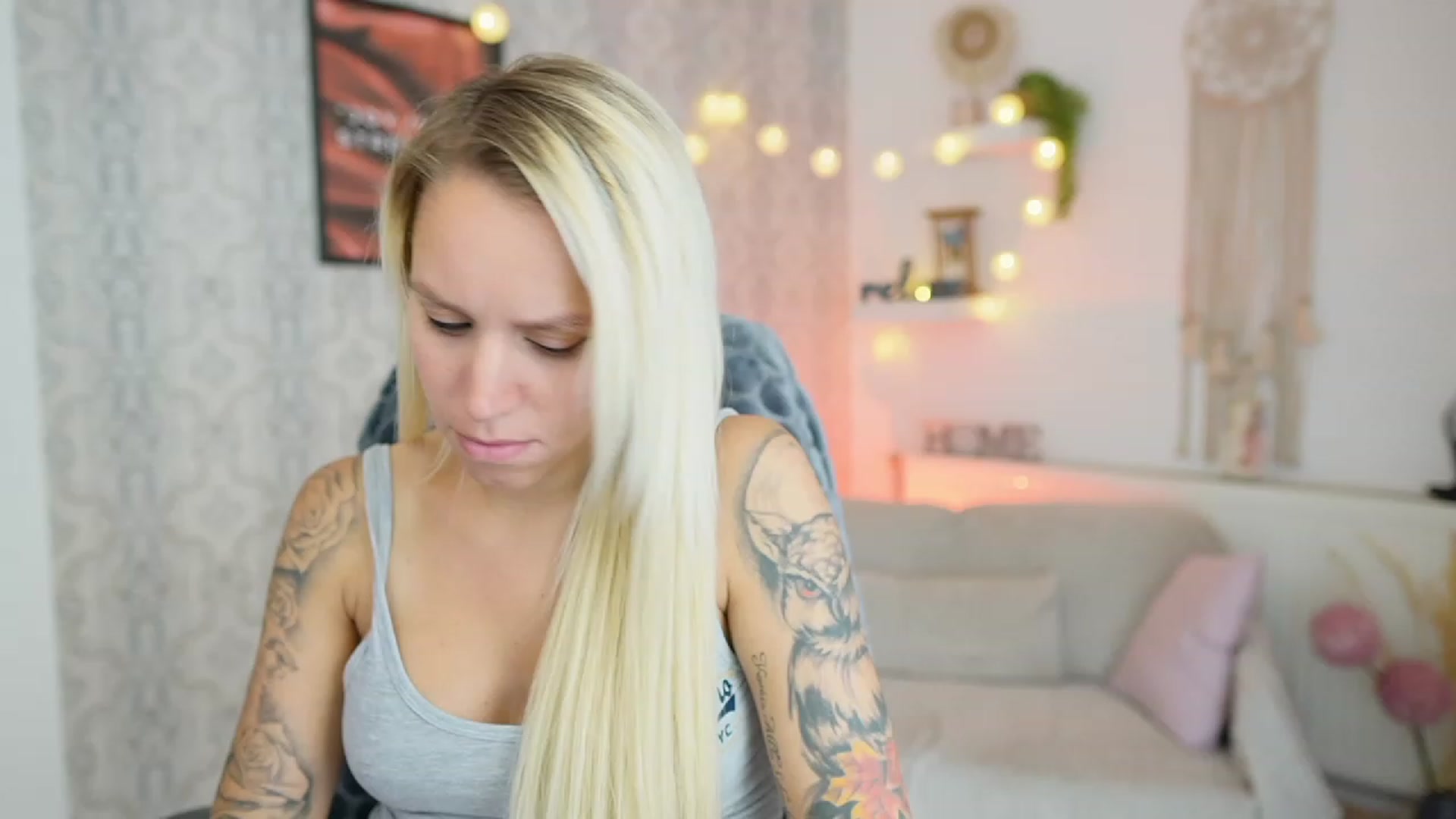 Gallery image thumbnail from Cherry__Blond's myfreecams stream on, 08/09/2023, 12:45 image 18 of 20