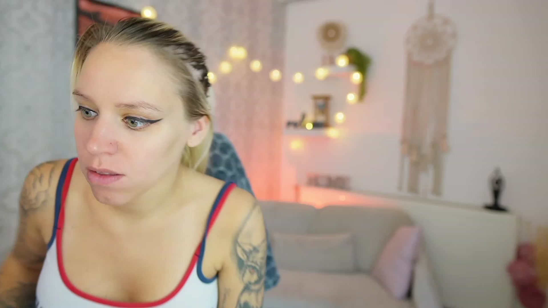 Gallery image thumbnail from Cherry__Blond's myfreecams stream on, 08/10/2023, 08:48 image 17 of 20