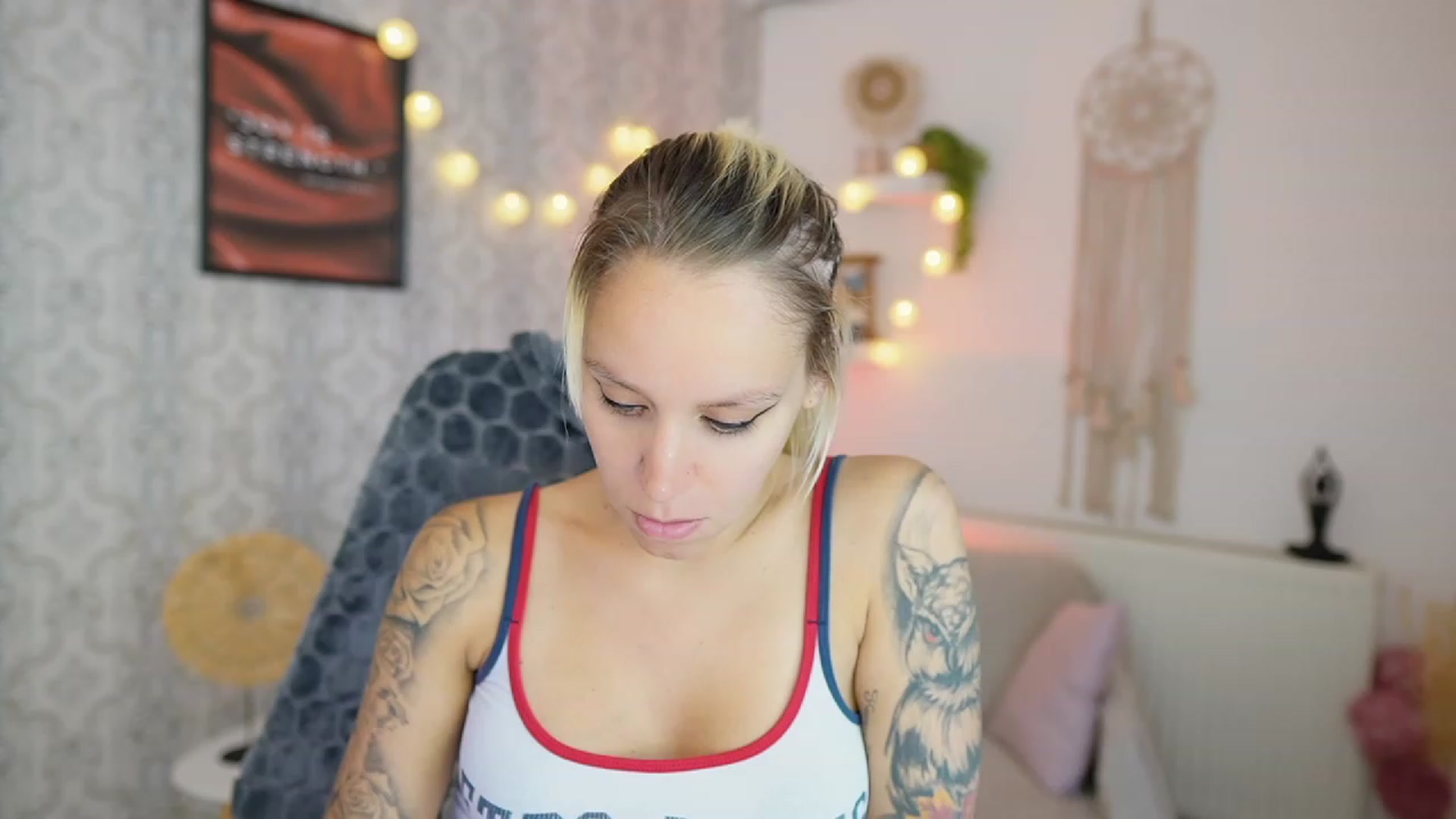 Gallery image thumbnail from Cherry__Blond's myfreecams stream on, 08/10/2023, 12:38 image 15 of 20