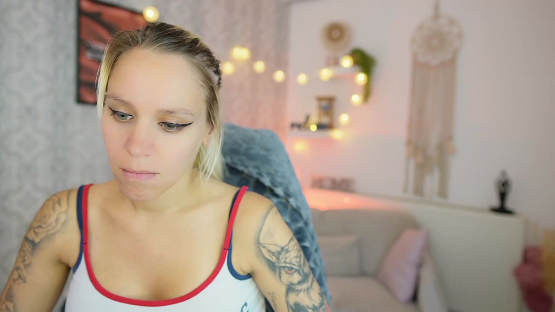 Gallery image thumbnail from Cherry__Blond's myfreecams stream on, 08/10/2023, 12:38 image 3 of 20