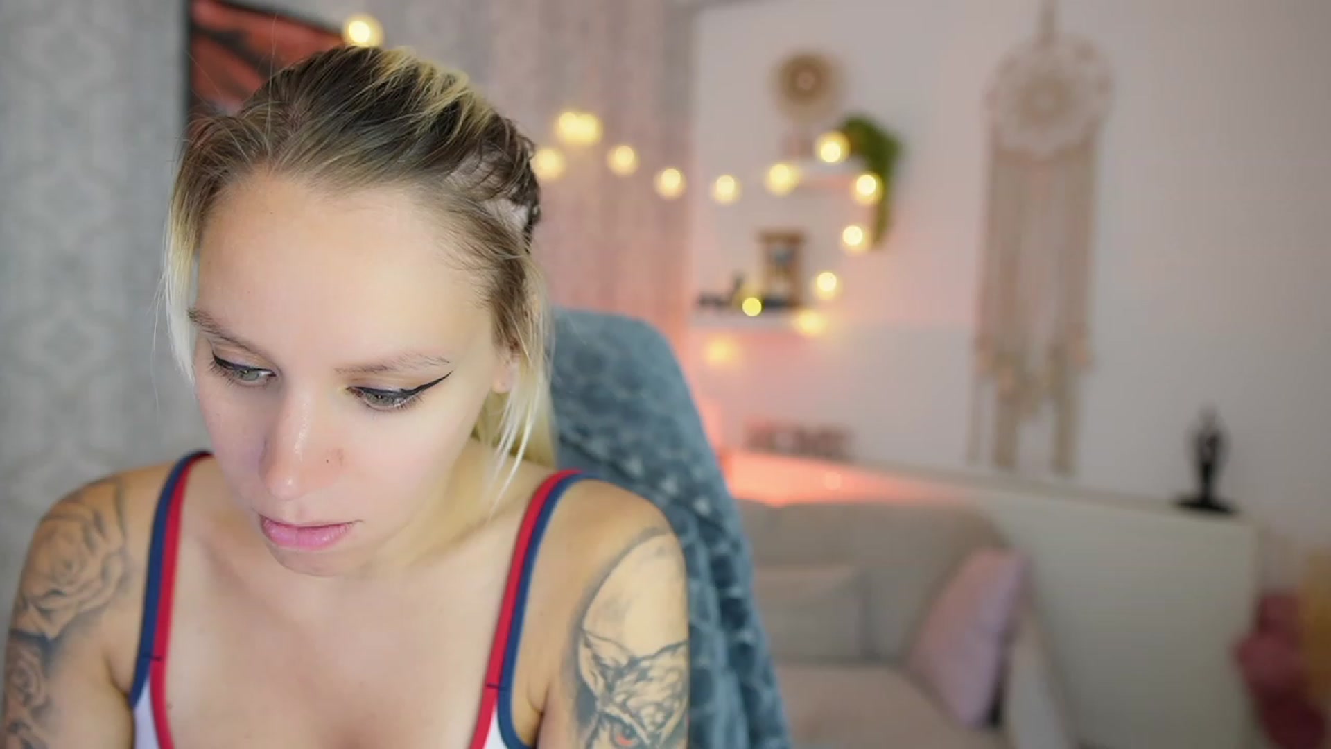 Gallery image thumbnail from Cherry__Blond's myfreecams stream on, 08/10/2023, 12:38 image 17 of 20