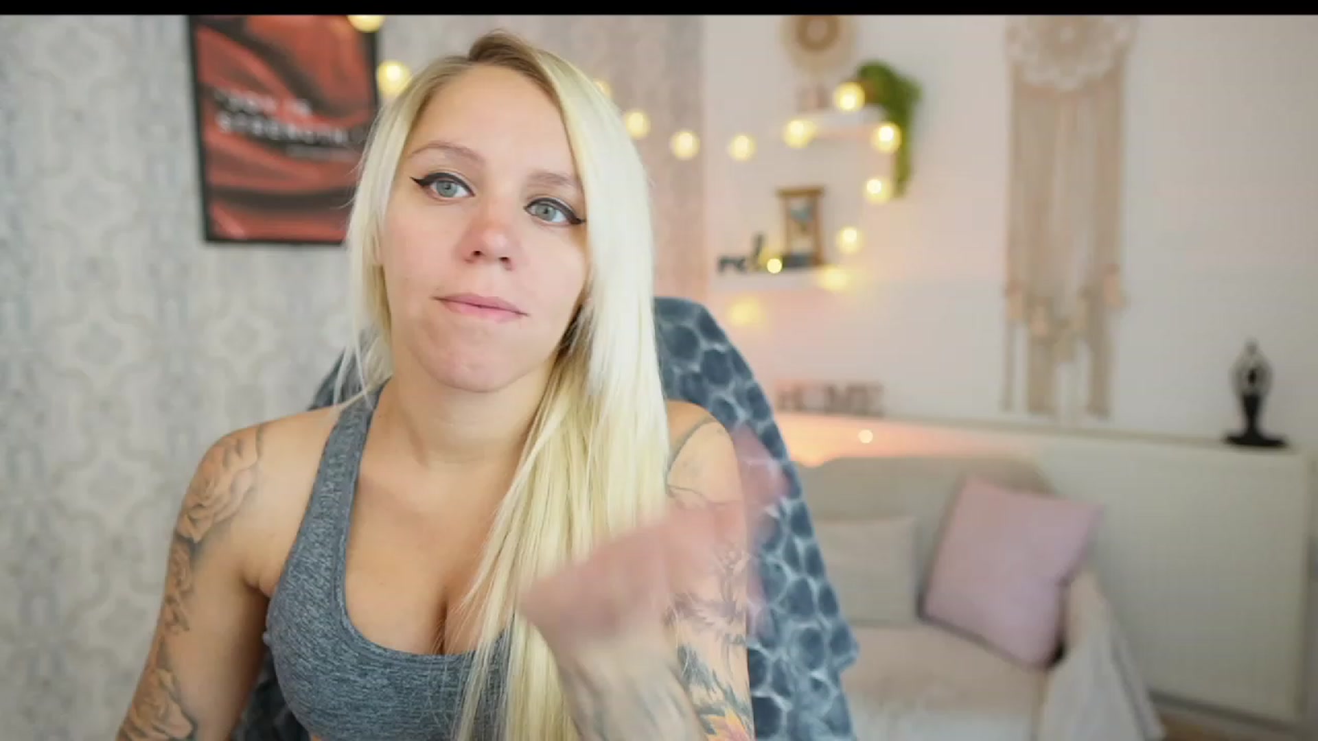 Gallery image thumbnail from Cherry__Blond's myfreecams stream on, 08/16/2023, 09:10 image 3 of 20