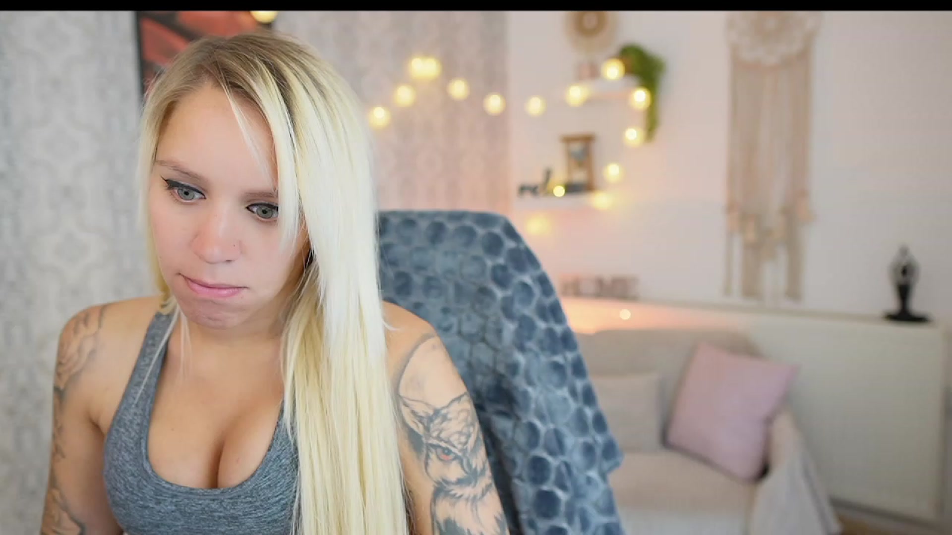 Gallery image thumbnail from Cherry__Blond's myfreecams stream on, 08/16/2023, 09:10 image 16 of 20