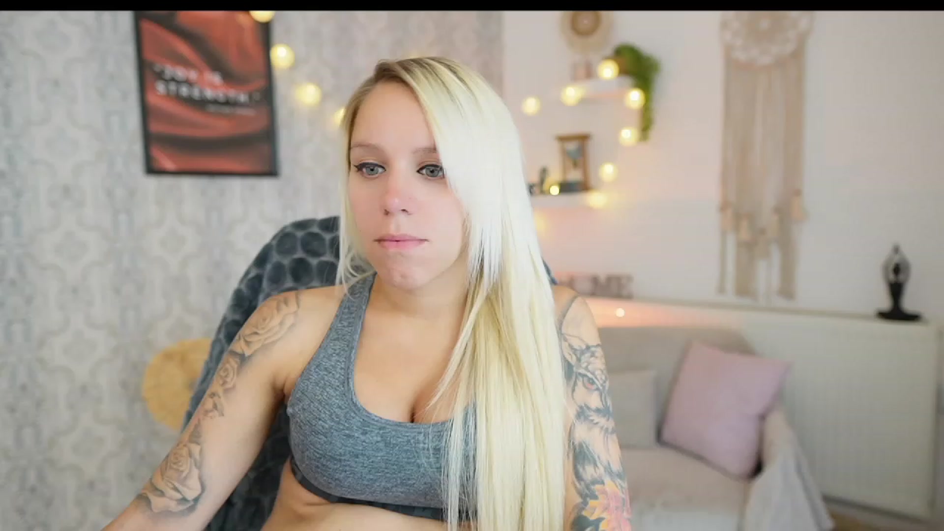 Gallery image thumbnail from Cherry__Blond's myfreecams stream on, 08/16/2023, 09:10 image 6 of 20