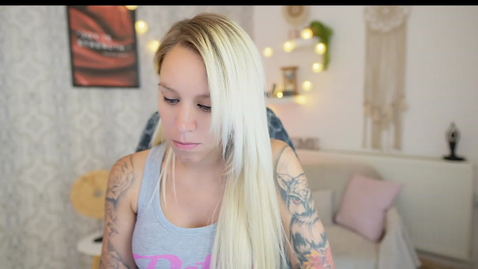 Gallery image thumbnail from Cherry__Blond's myfreecams stream on, 08/16/2023, 12:50 image 8 of 20
