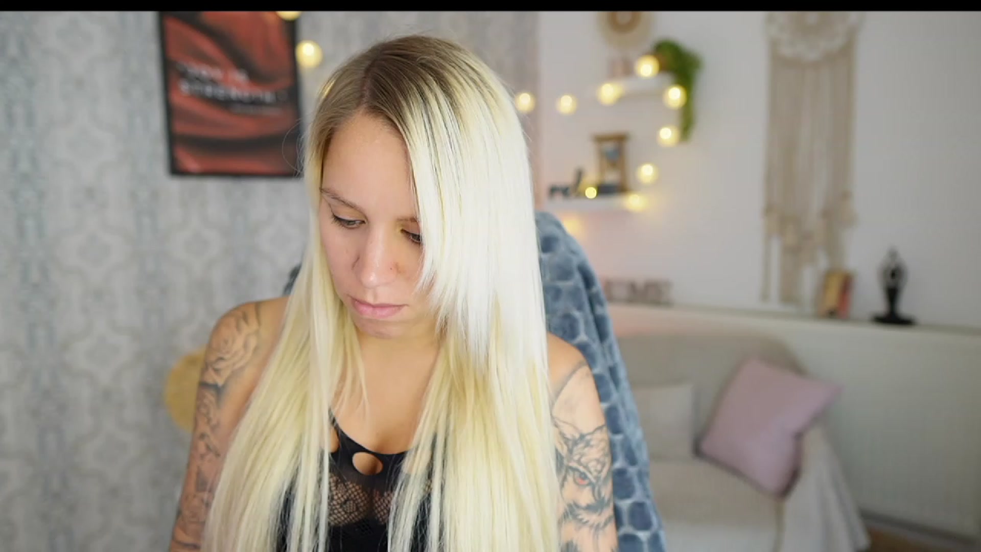 Gallery image thumbnail from Cherry__Blond's myfreecams stream on, 08/17/2023, 10:35 image 8 of 20