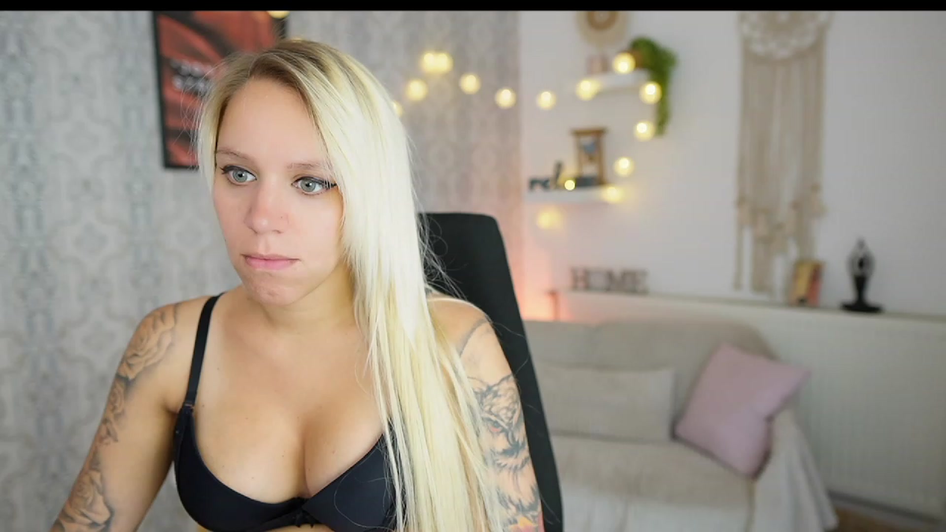Gallery image thumbnail from Cherry__Blond's myfreecams stream on, 08/17/2023, 11:56 image 8 of 20